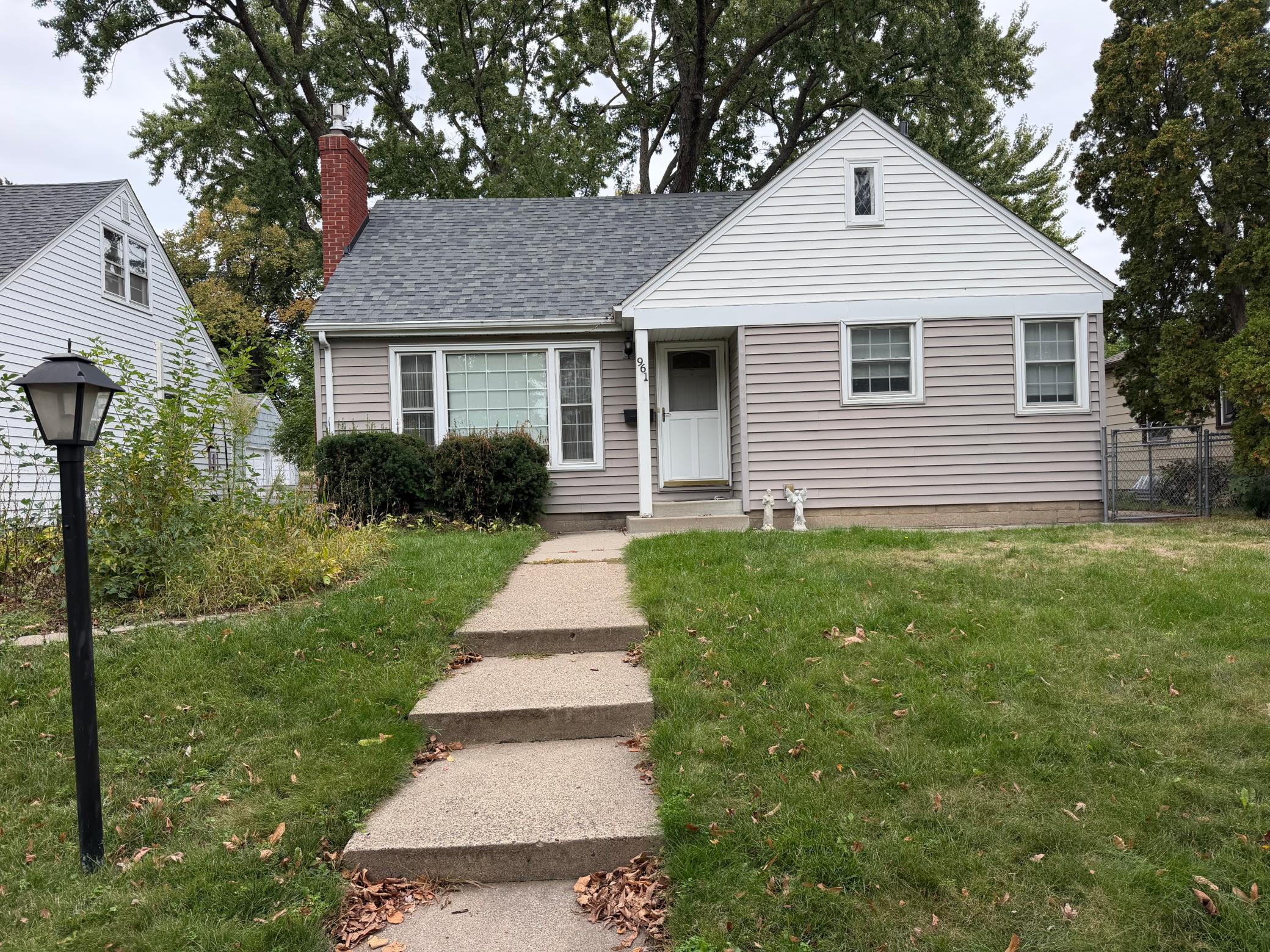 961 California Avenue W, Saint Paul MN 55117