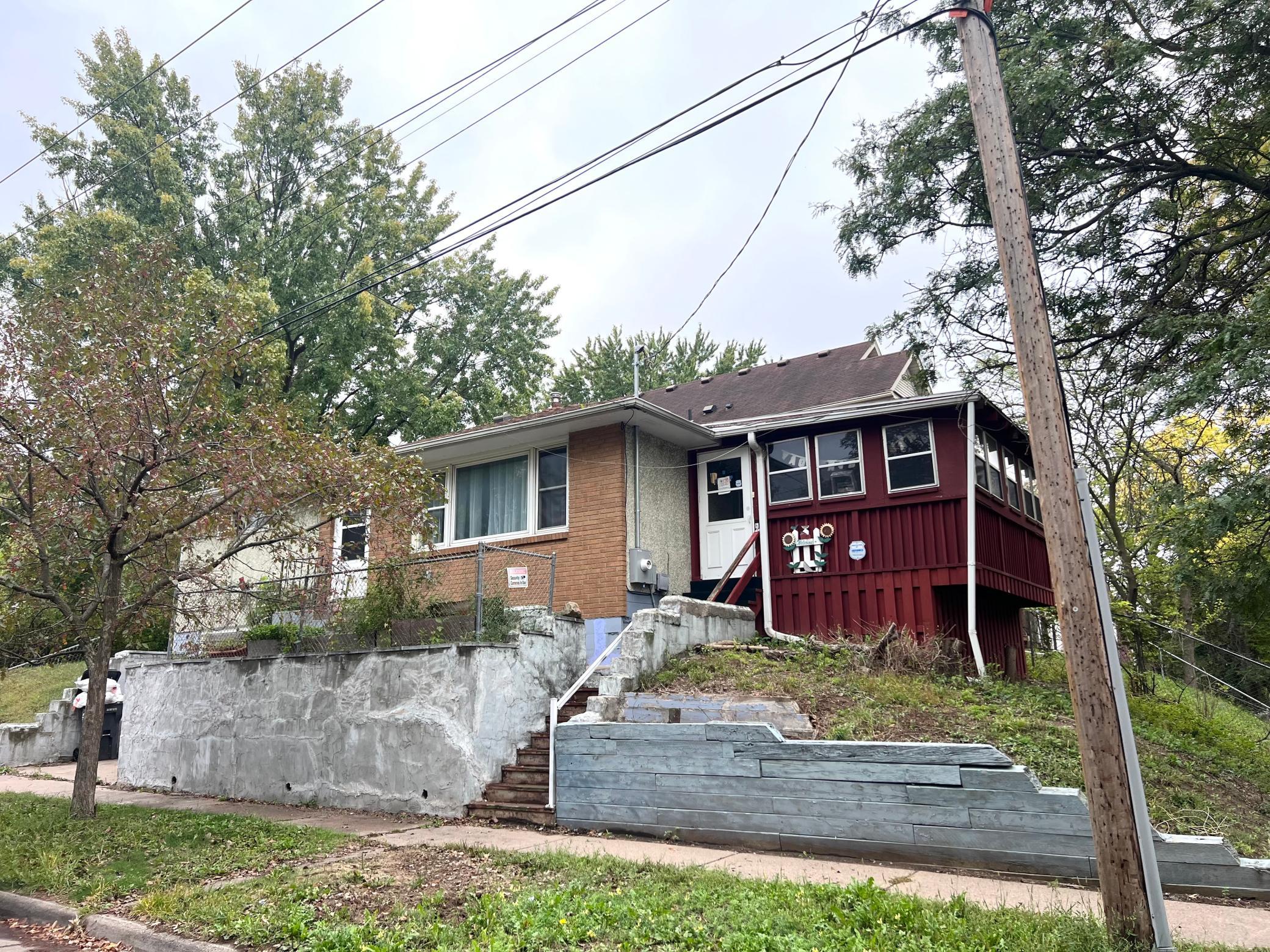 215 Maple Street, Saint Paul MN 55106