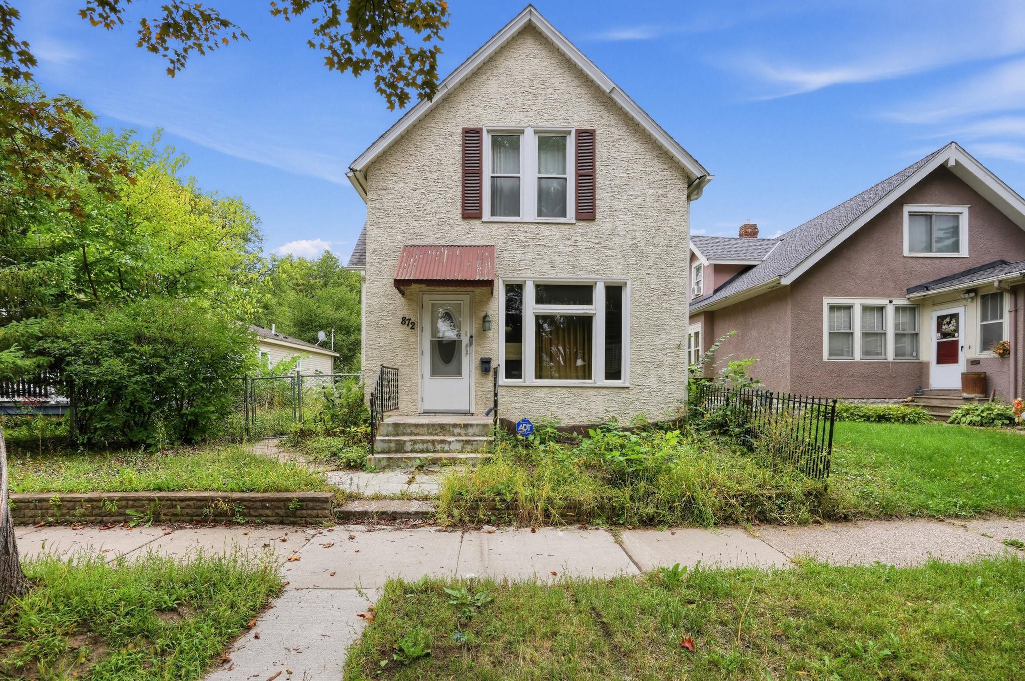 872 Lawson Avenue E, Saint Paul MN 55106