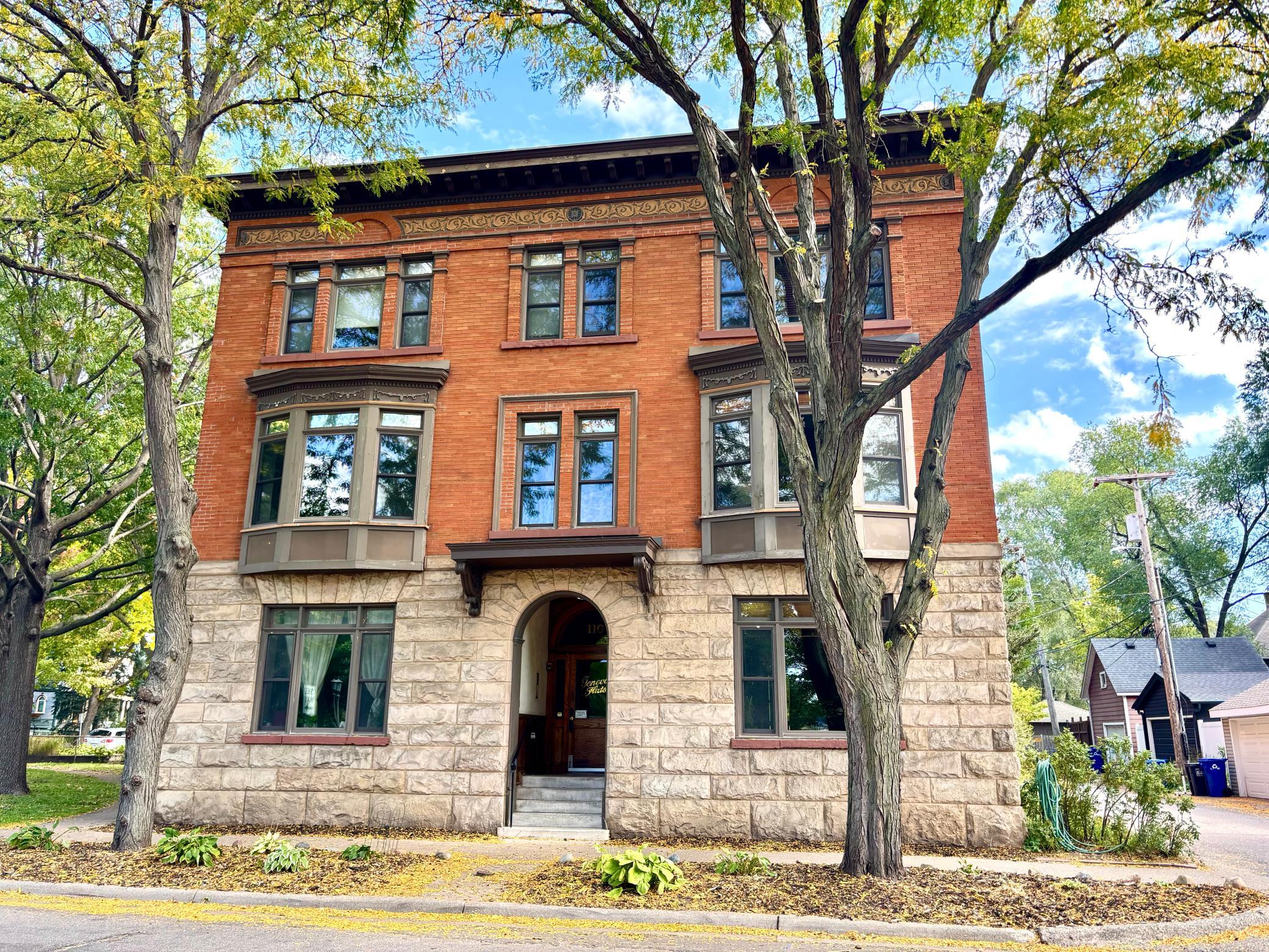 110 Saint Albans Street N Unit 3, Saint Paul MN 55104