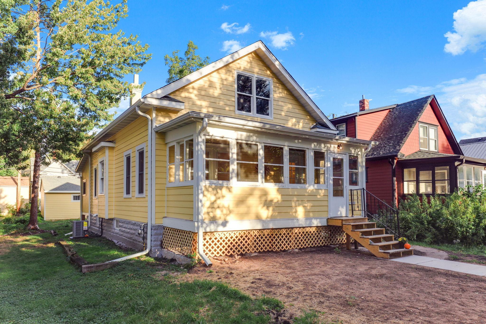 1040 24th Avenue SE, Minneapolis MN 55414