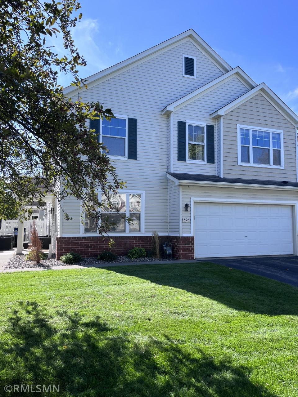 898 Providence Drive, Shakopee MN 55379