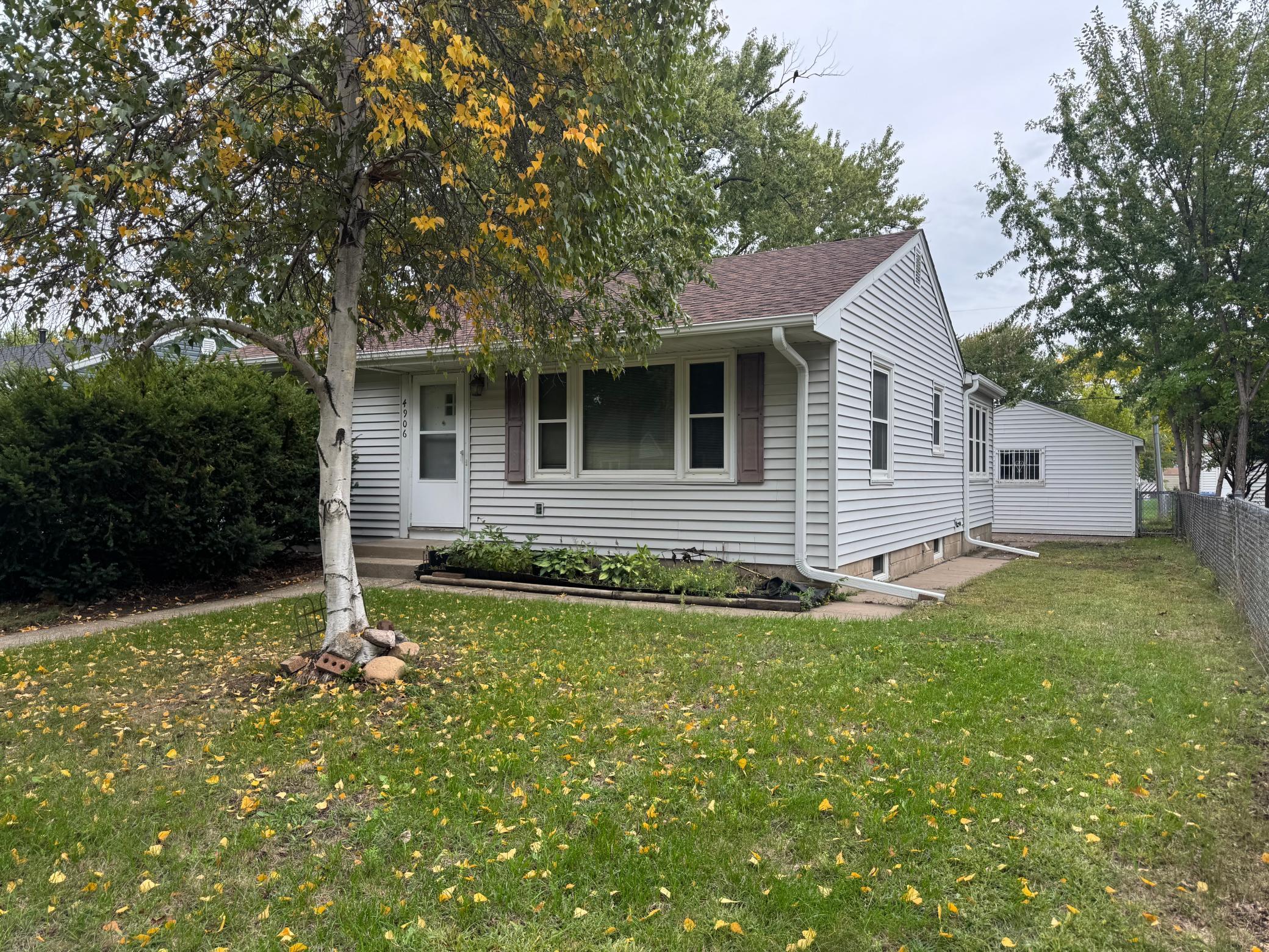 4906 Thomas Avenue N, Minneapolis MN 55430