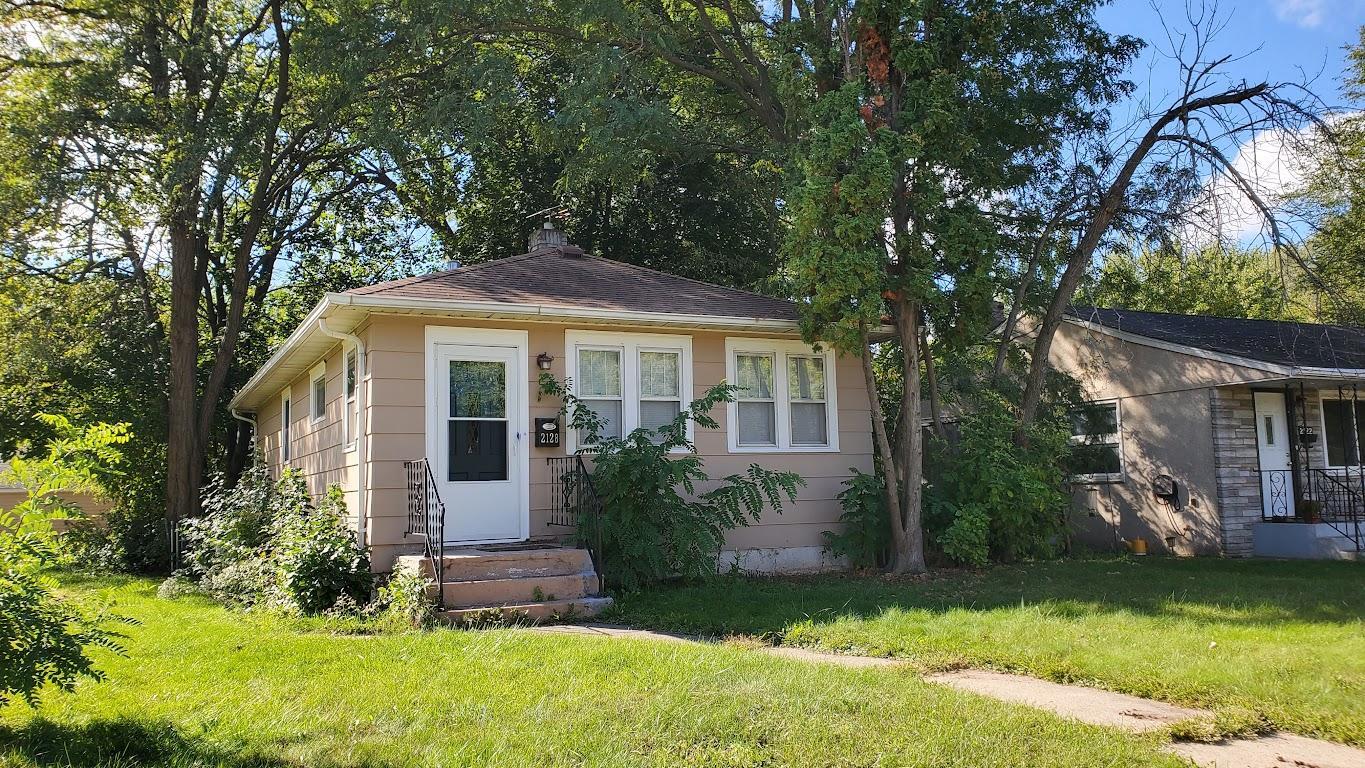 2128 Bush Avenue E, Saint Paul MN 55119