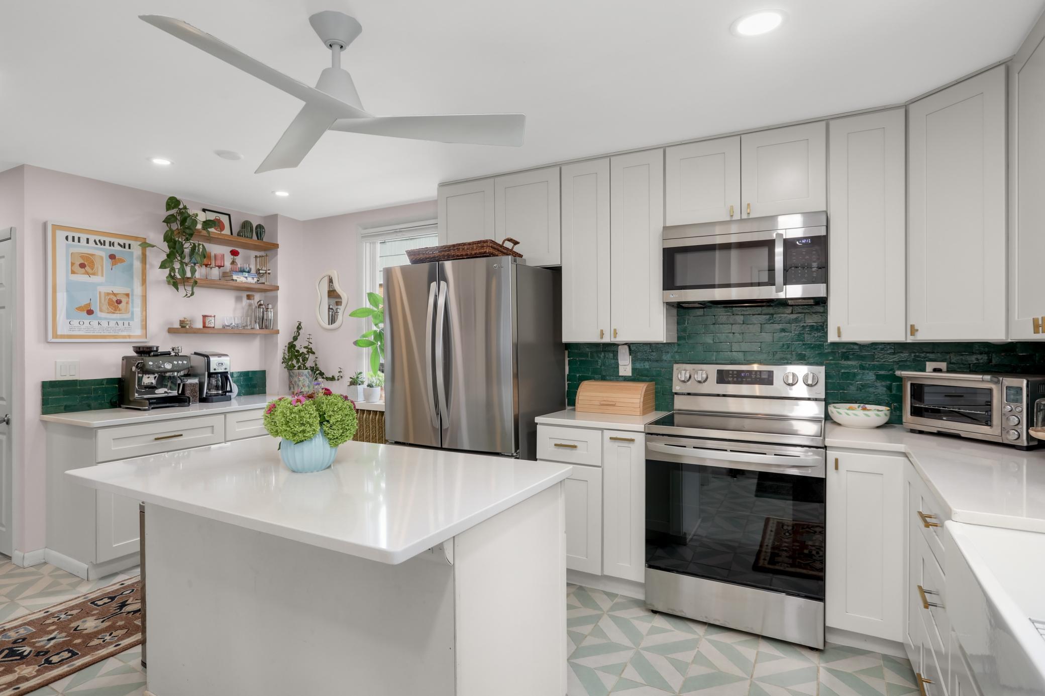 823 Armstrong Avenue, Saint Paul MN 55102