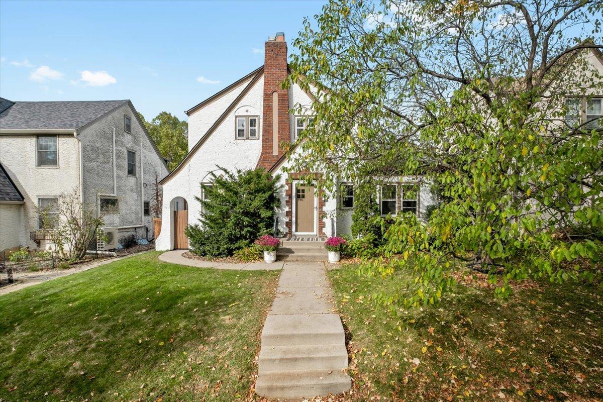 1753 Bayard Avenue, Saint Paul MN 55116