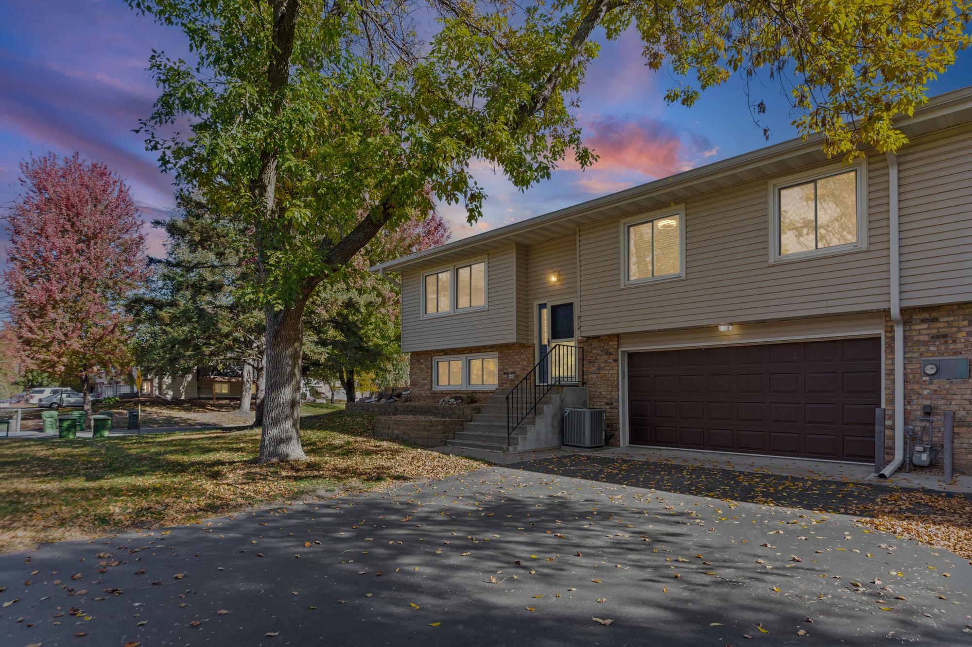 914 94th Avenue NE, Blaine MN 55434