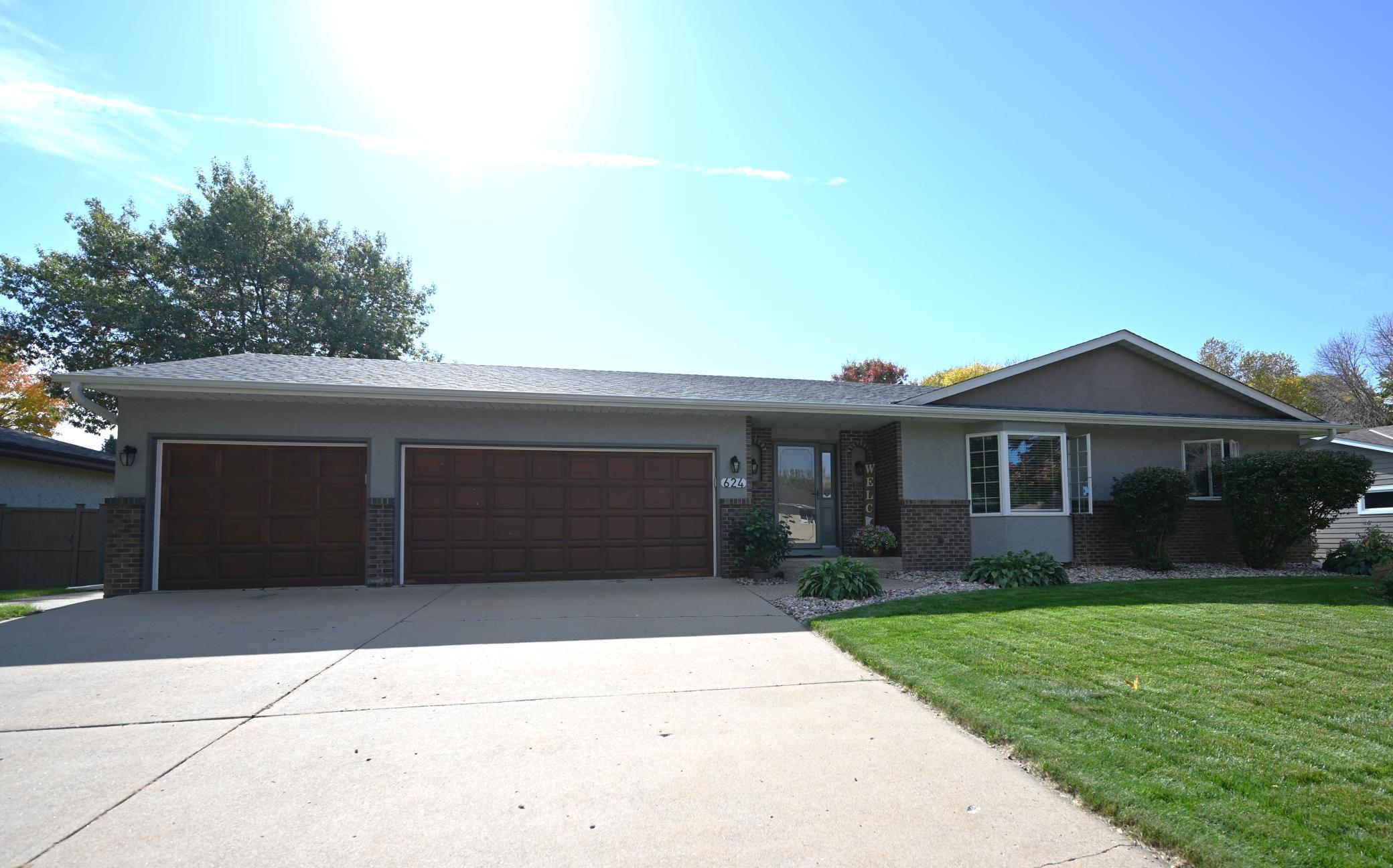 624 Hennes Avenue, Shakopee MN 55379