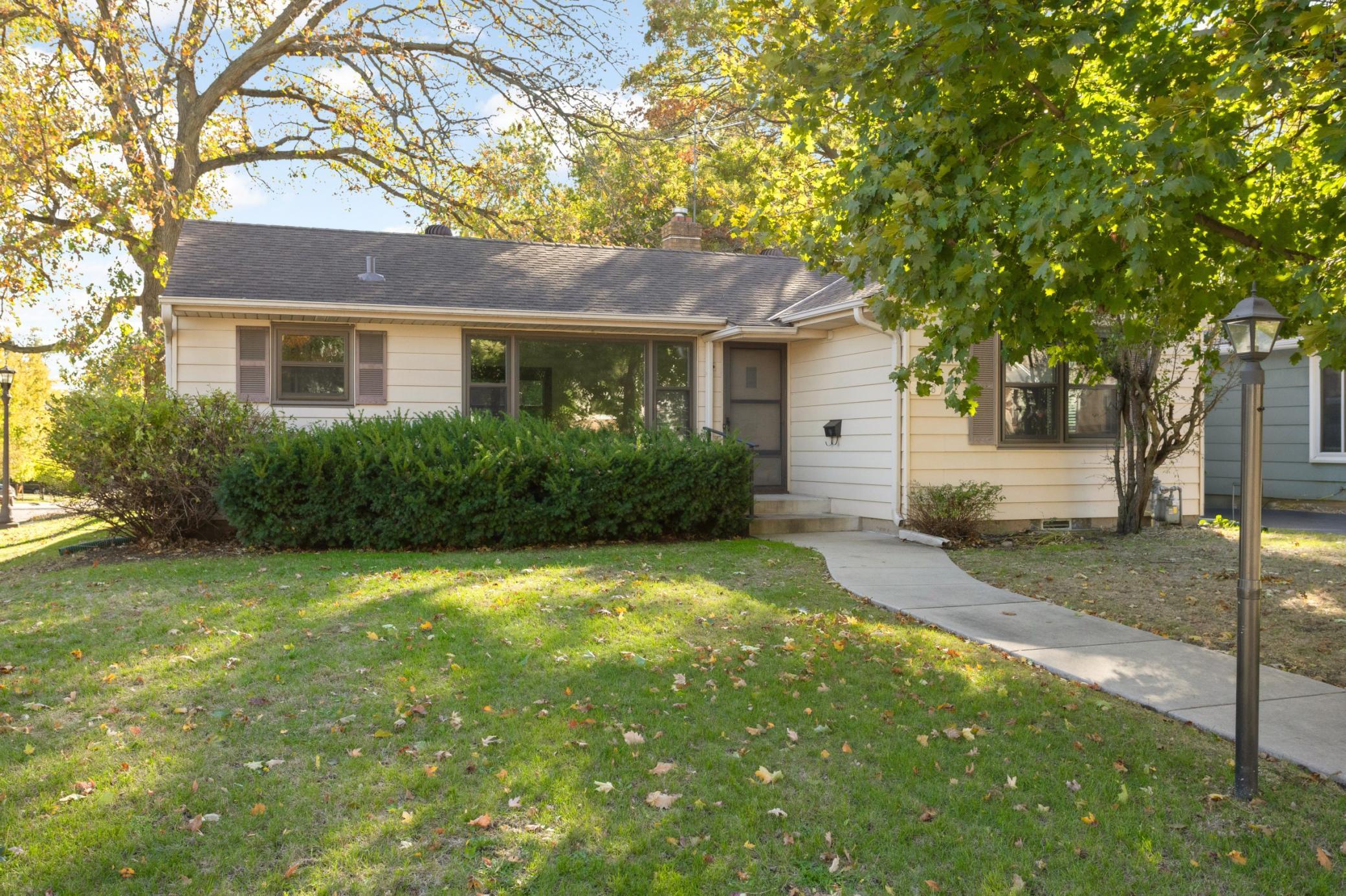 1208 Hoyt Avenue E, Saint Paul MN 55106