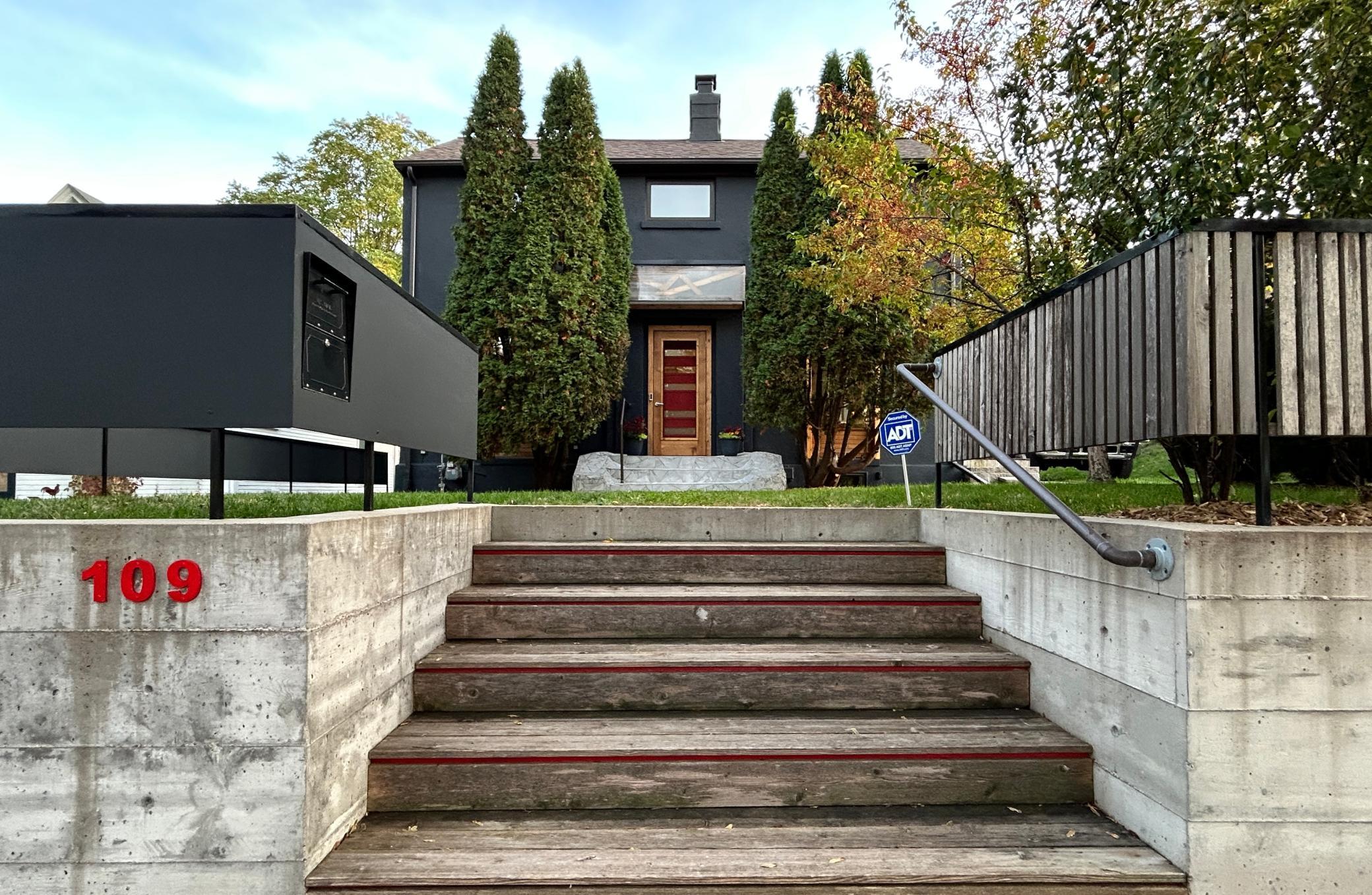 109 E 48th Street, Minneapolis MN 55419