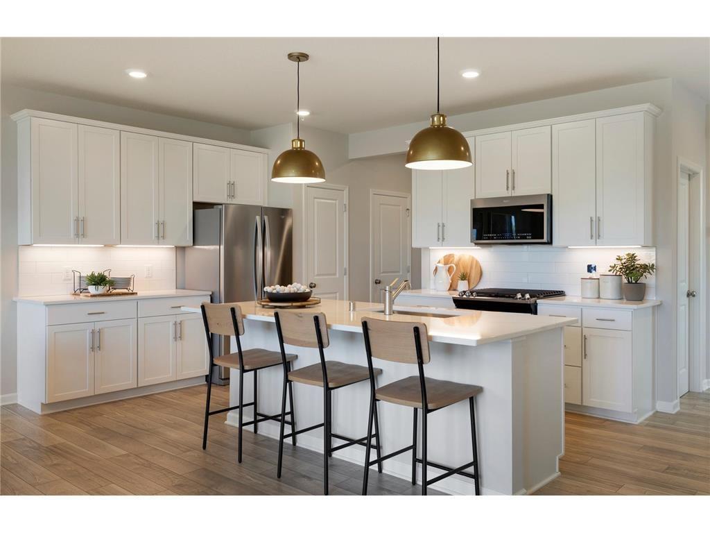 17980 Genoa Drive, Lakeville MN 55044