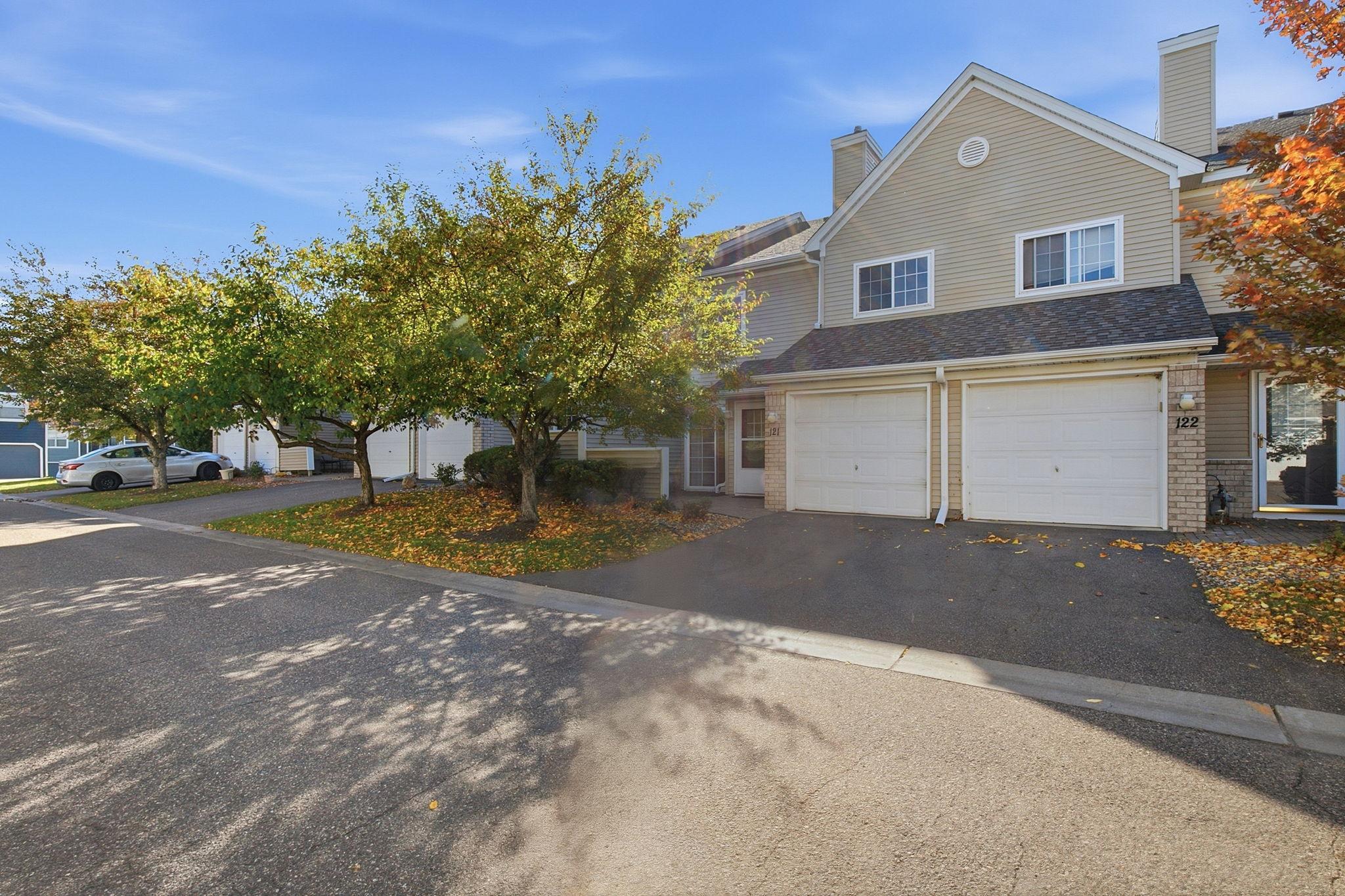 2210 Ranchview Lane N Unit 121, Plymouth MN 55447