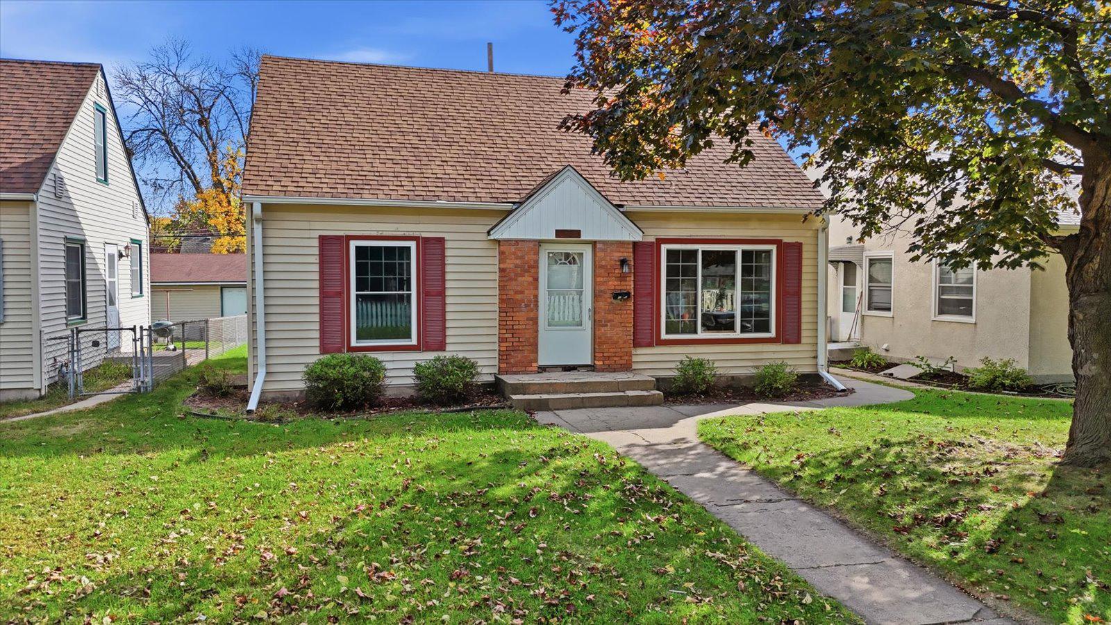 5206 Xerxes Avenue N, Minneapolis MN 55430