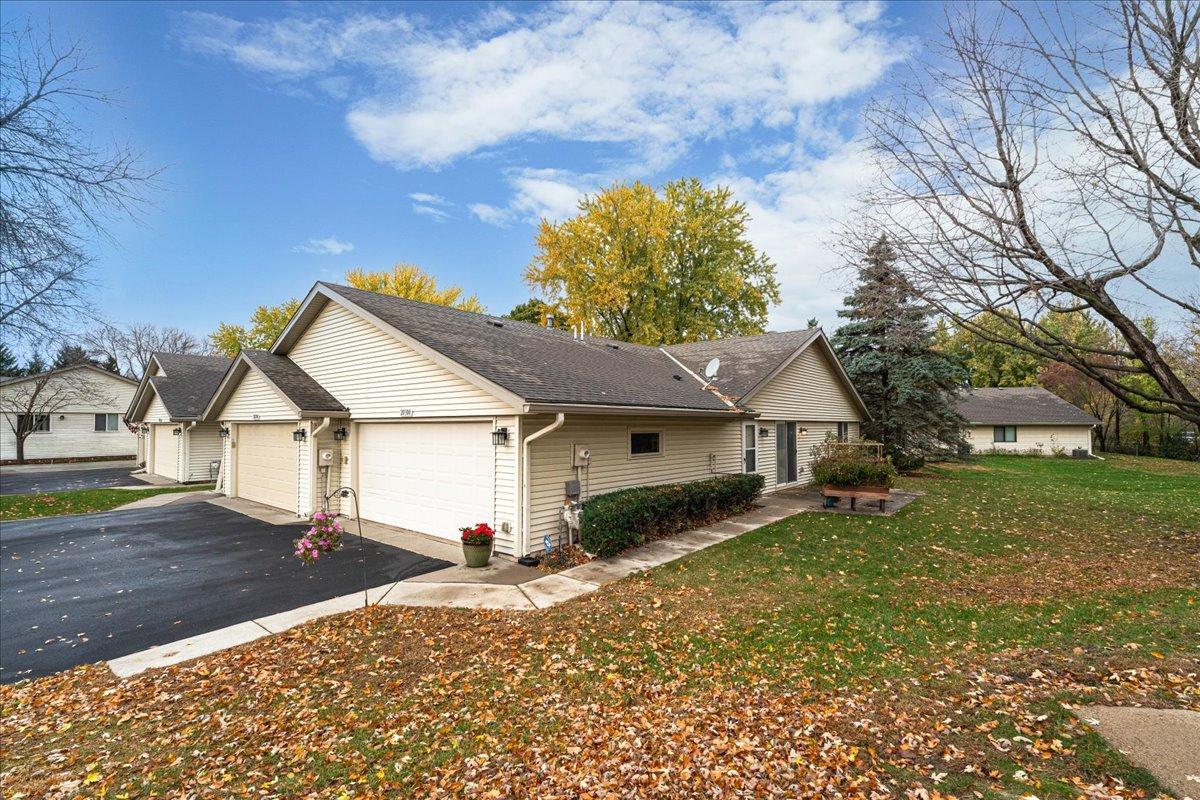 20300 Hunter Court, Lakeville MN 55044