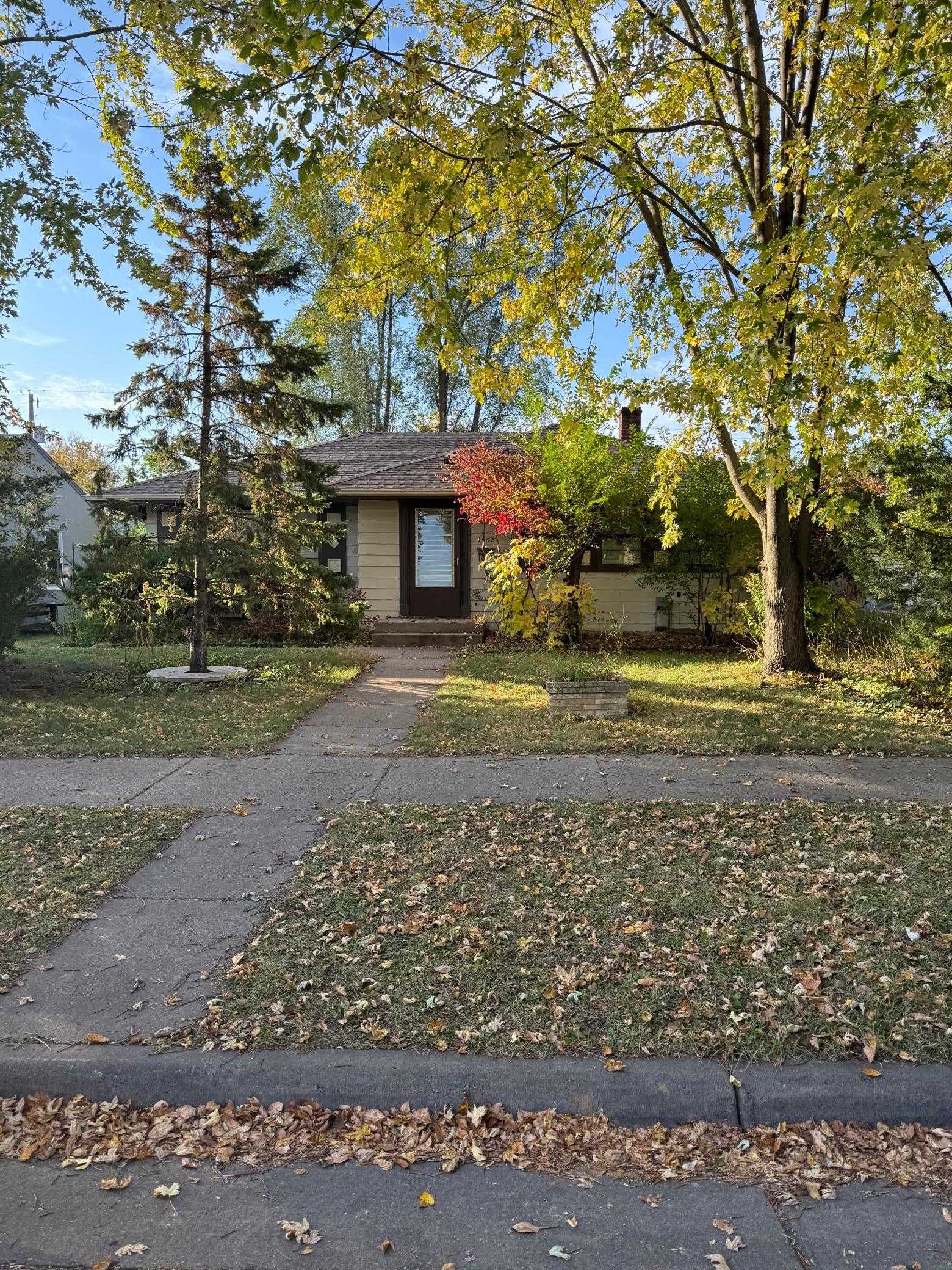 1582 Sherwood Avenue, Saint Paul MN 55106
