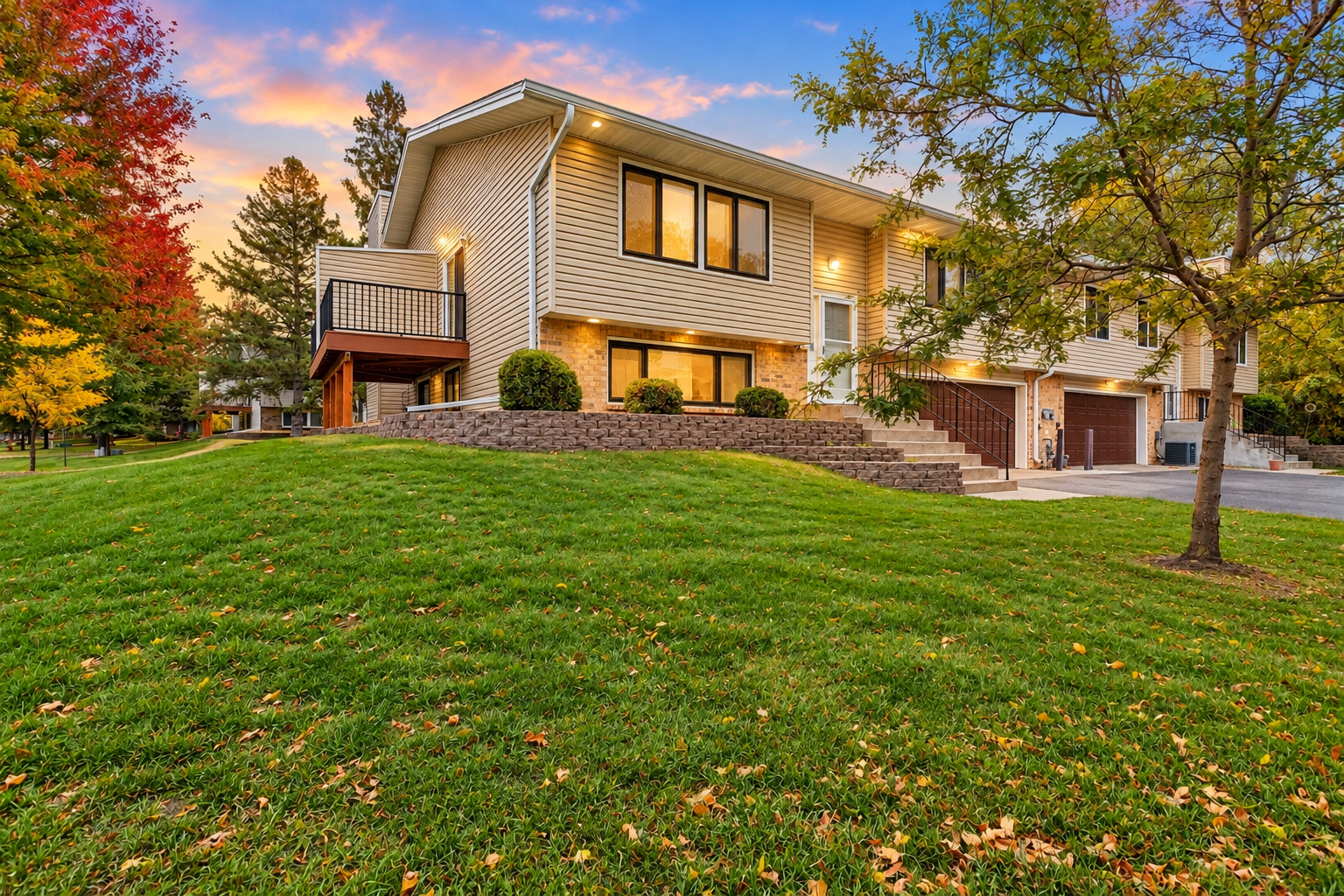 866 94th Avenue NE, Blaine MN 55434