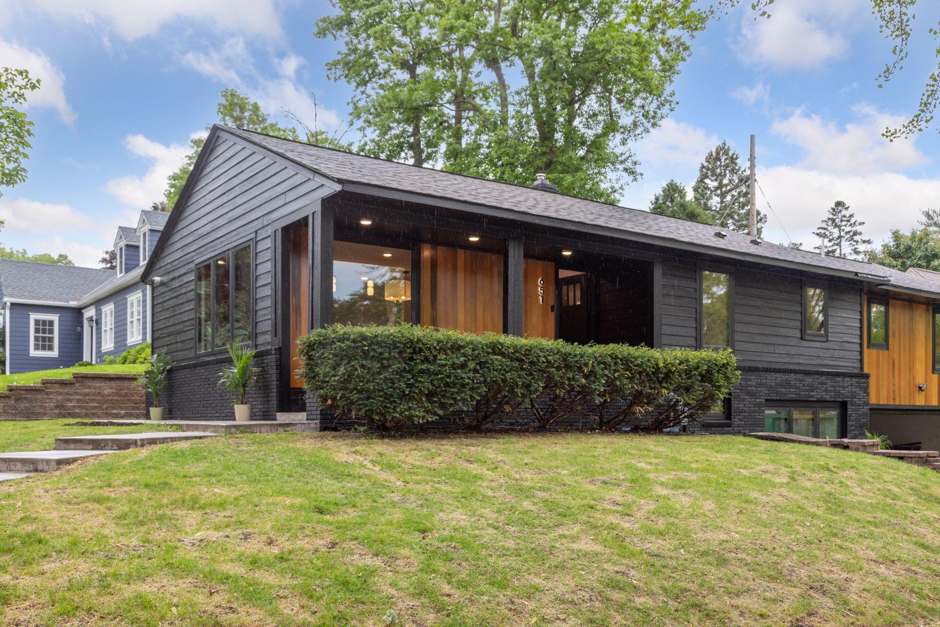 651 Sue Place, Saint Paul MN 55116