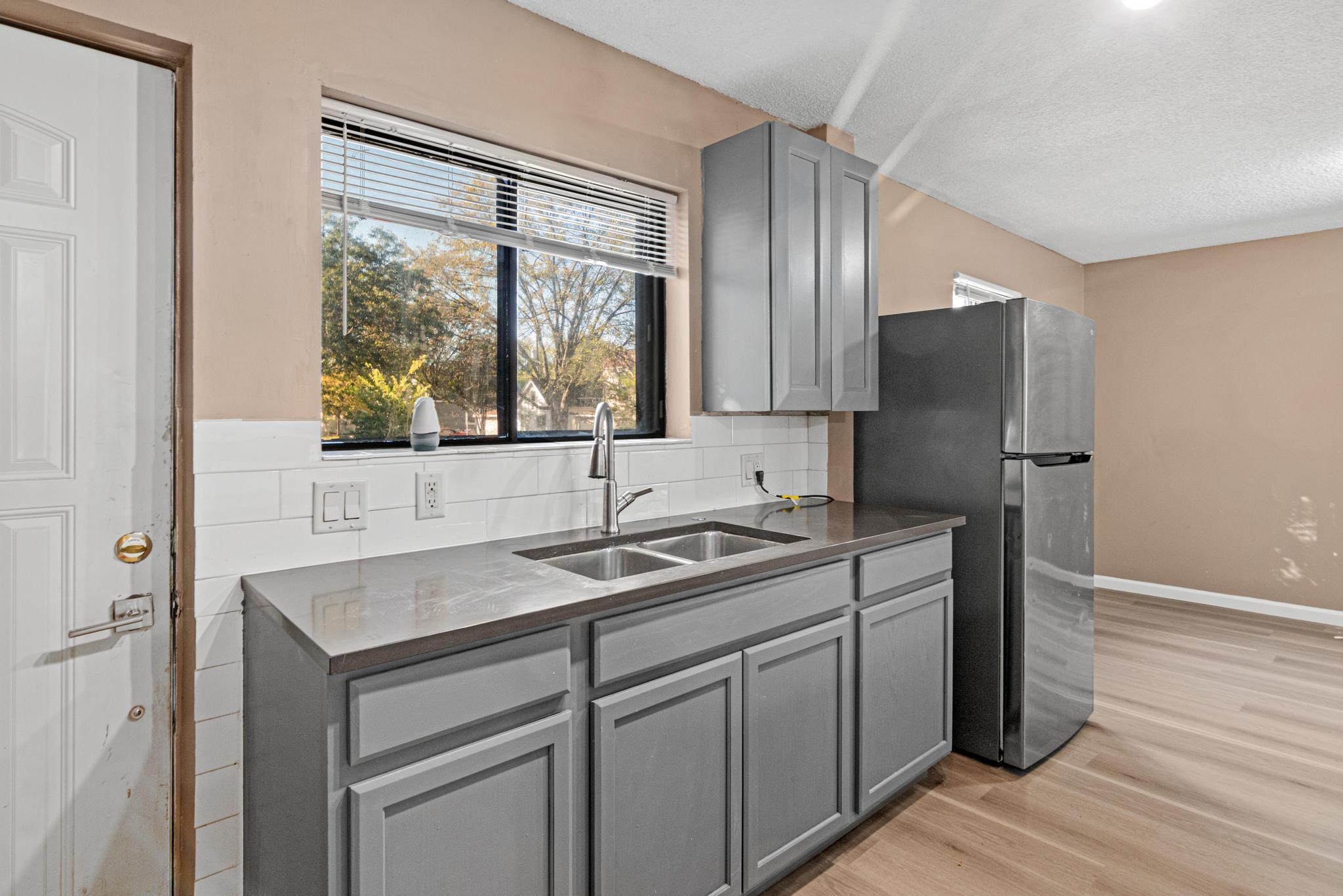 87 Cook Avenue W, Saint Paul MN 55117