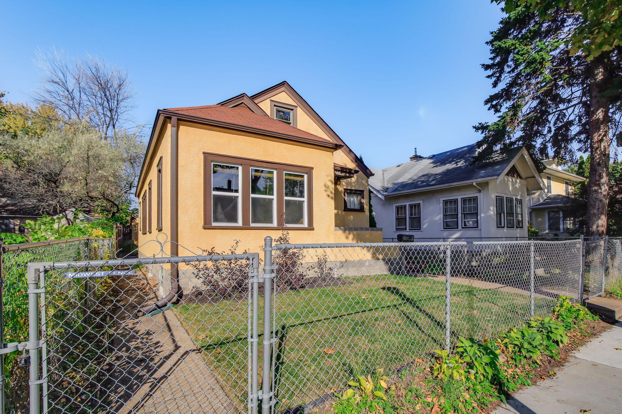 1327 Thomas Avenue, Saint Paul MN 55104