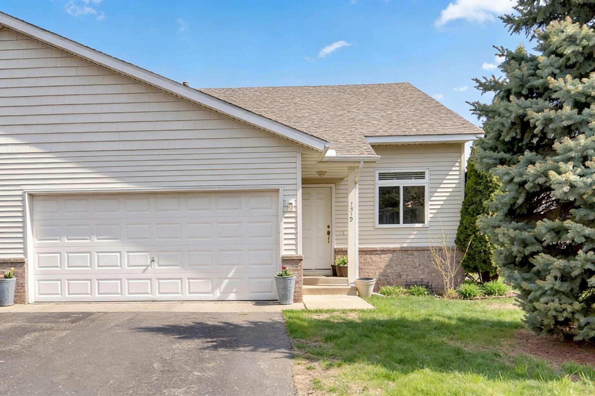 1519 Balinese Street, Shakopee MN 55379