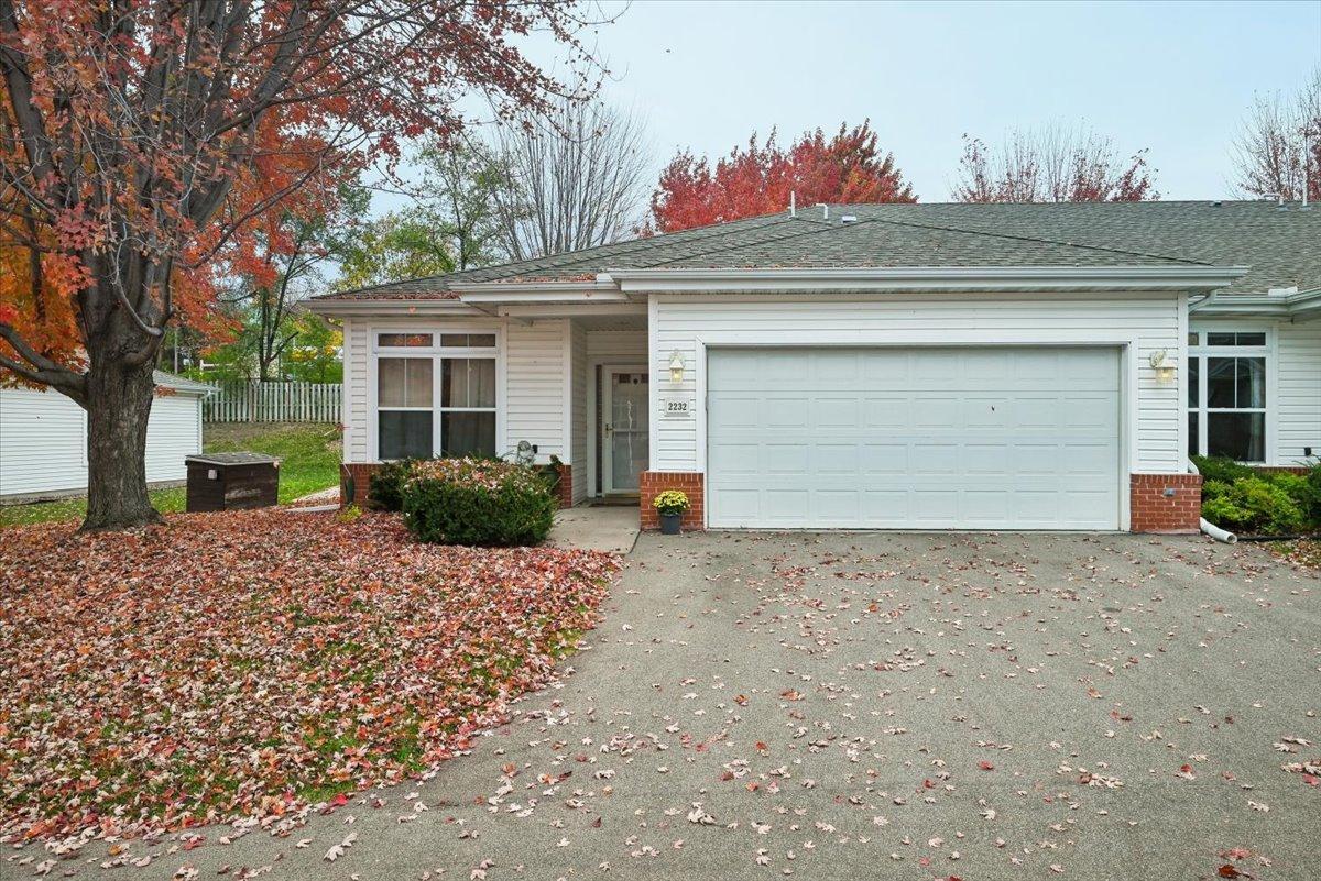 2232 Lower Afton Road E, Saint Paul MN 55119