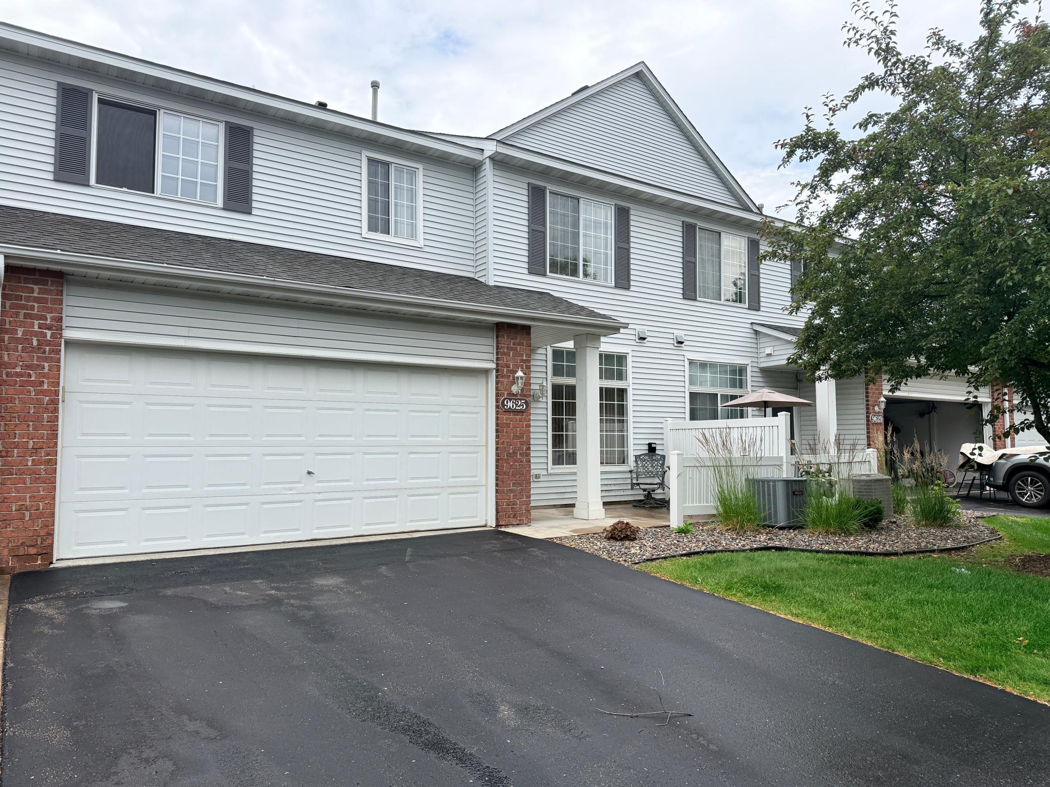 9625 Queensland Lane N, Maple Grove MN 55311