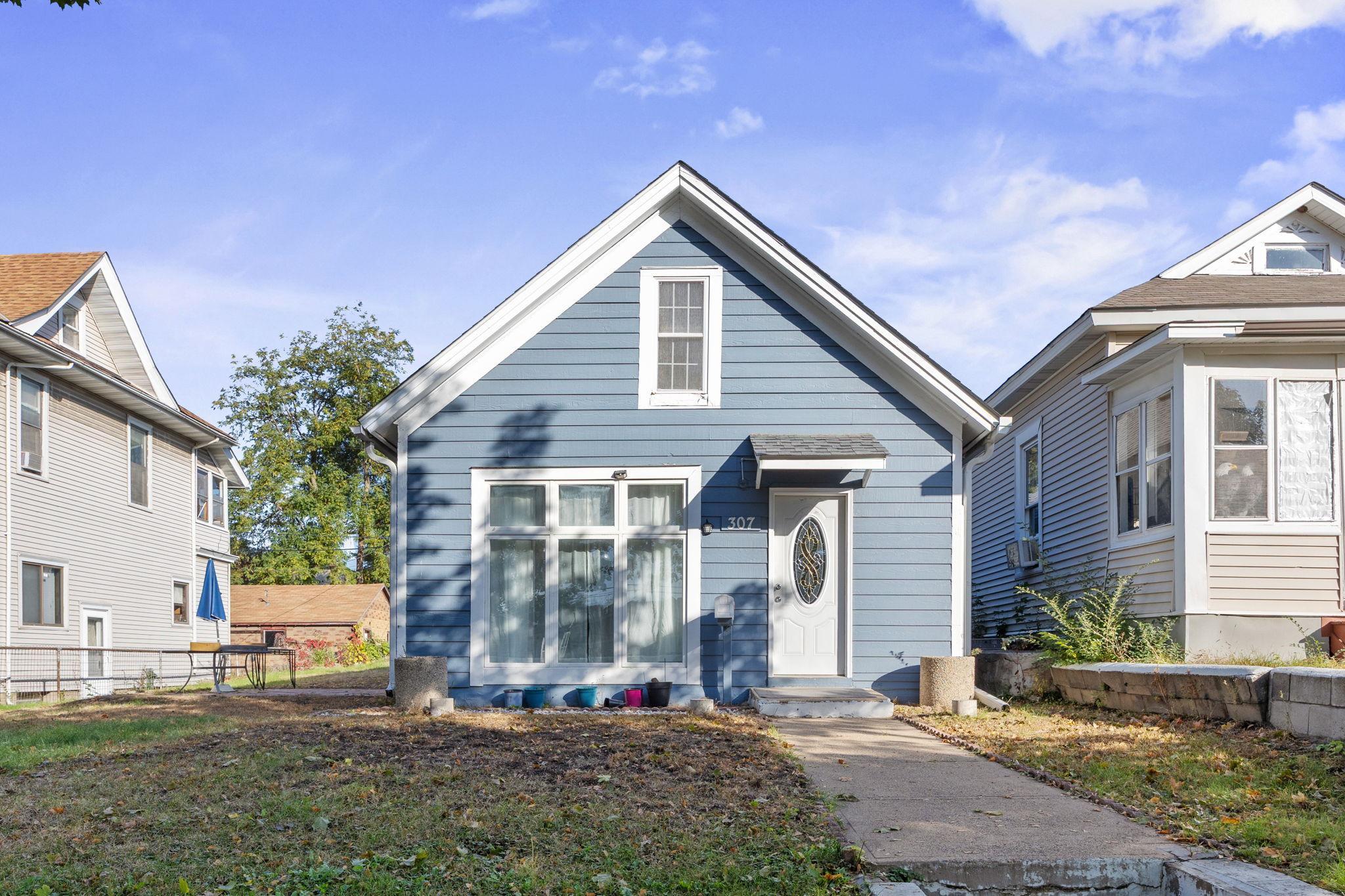 307 Charles Avenue, Saint Paul MN 55103