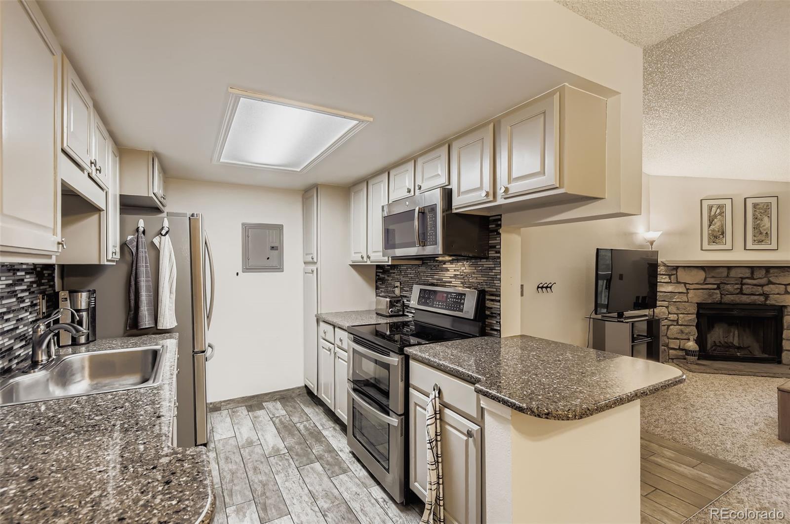 8225 E Fairmount Drive Unit 204, Denver CO 80247