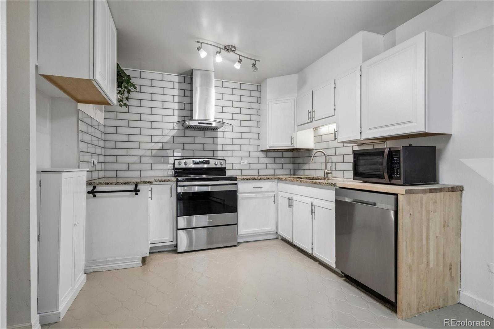 705 S Alton Way Unit 6B, Denver CO 80247