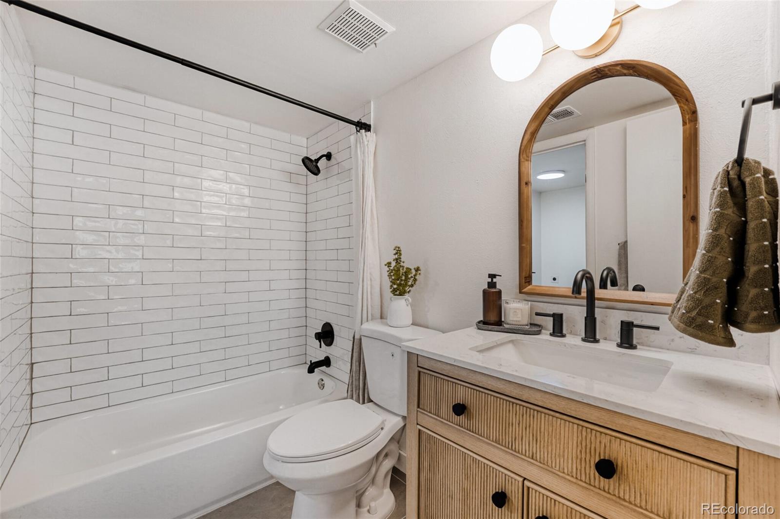 3023 S Ursula Circle Unit 302, Aurora CO 80014