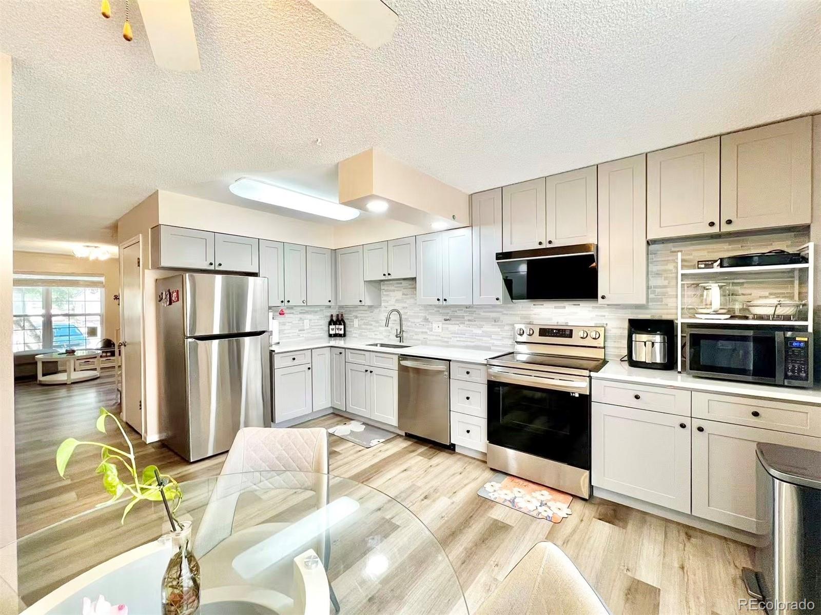 8855 W Floyd Avenue, Lakewood CO 80227