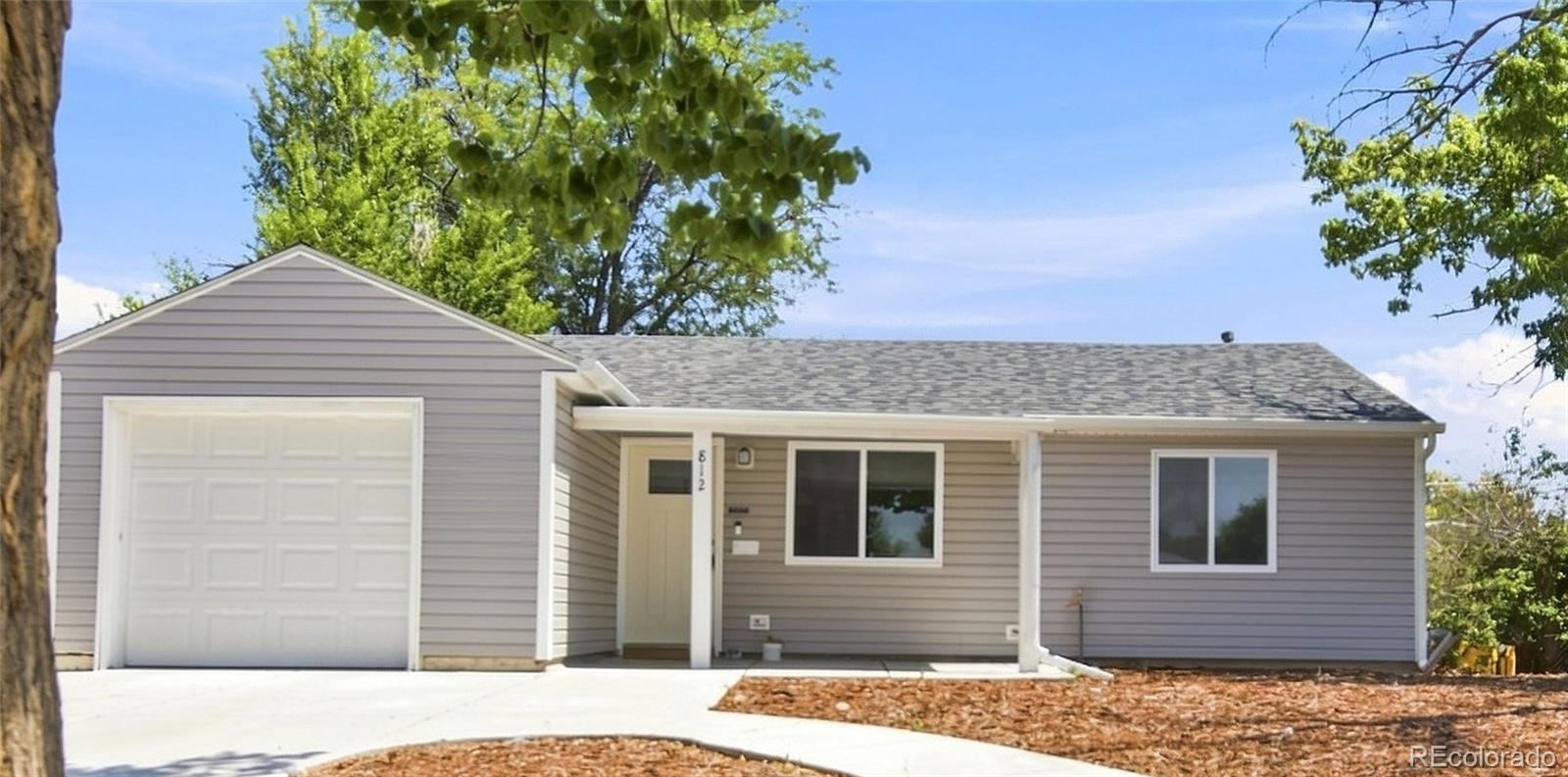 812 Geneva Street, Aurora CO 80010