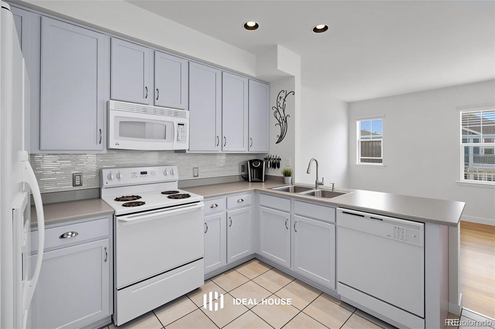 7454 E 28th Avenue Unit 3, Denver CO 80238