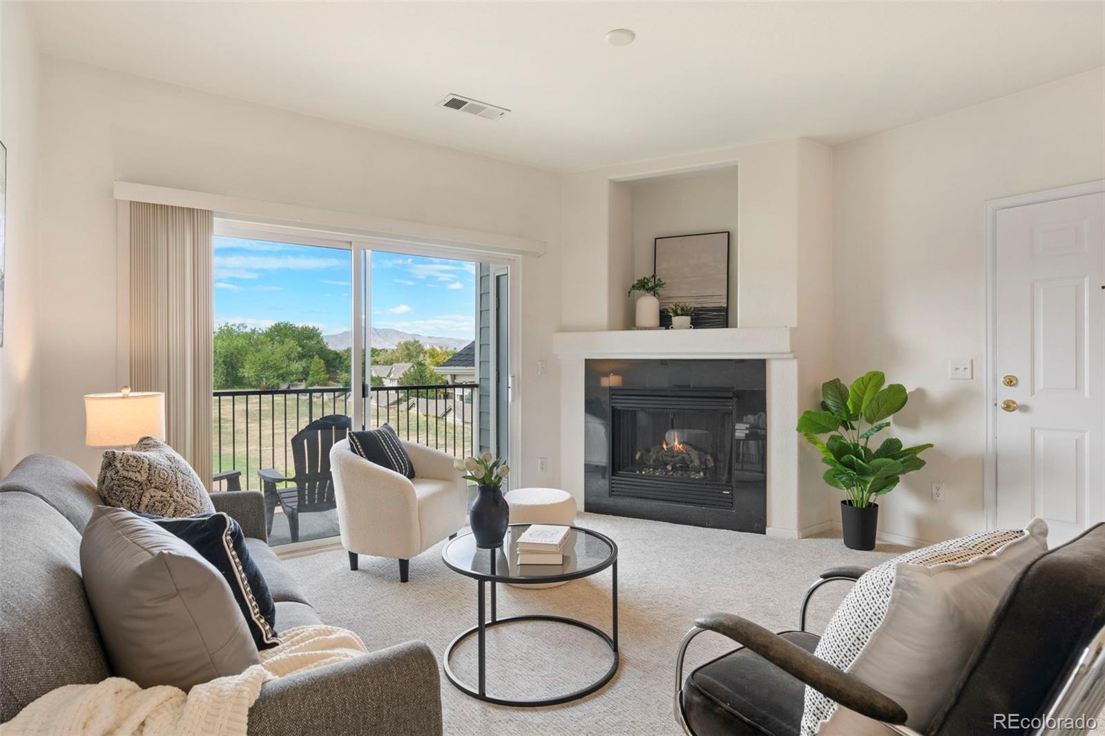 4451 S Ammons Street Unit 3-302, Denver CO 80123