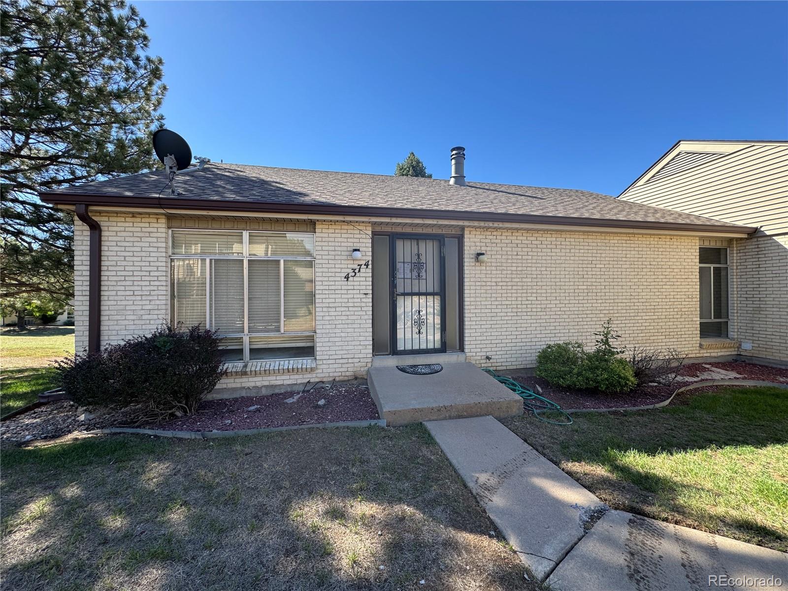 4374 W Pondview Drive, Littleton CO 80123