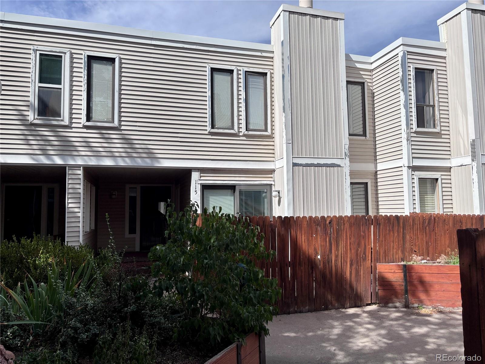 1050 S Monaco Street Parkway Unit 115, Denver CO 80224