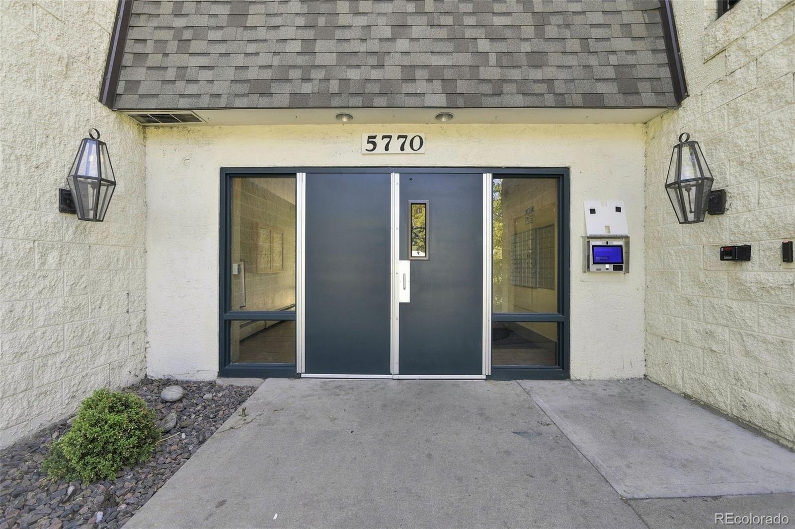 5770 E Warren Avenue Unit 316, Denver CO 80222