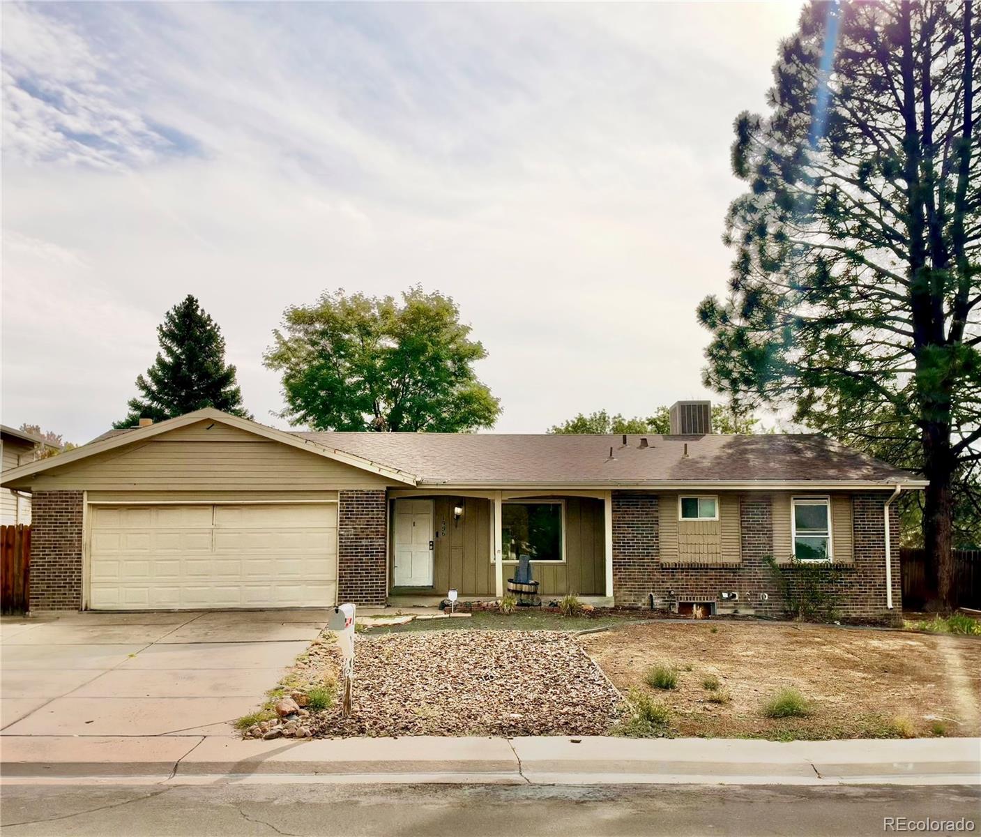 1996 S Olathe Street, Aurora CO 80013