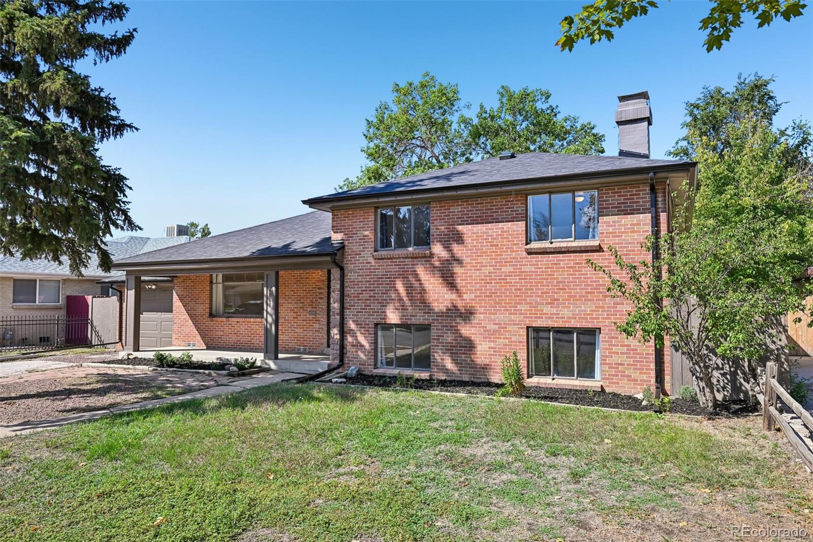 2261 Oakland Street, Aurora CO 80010