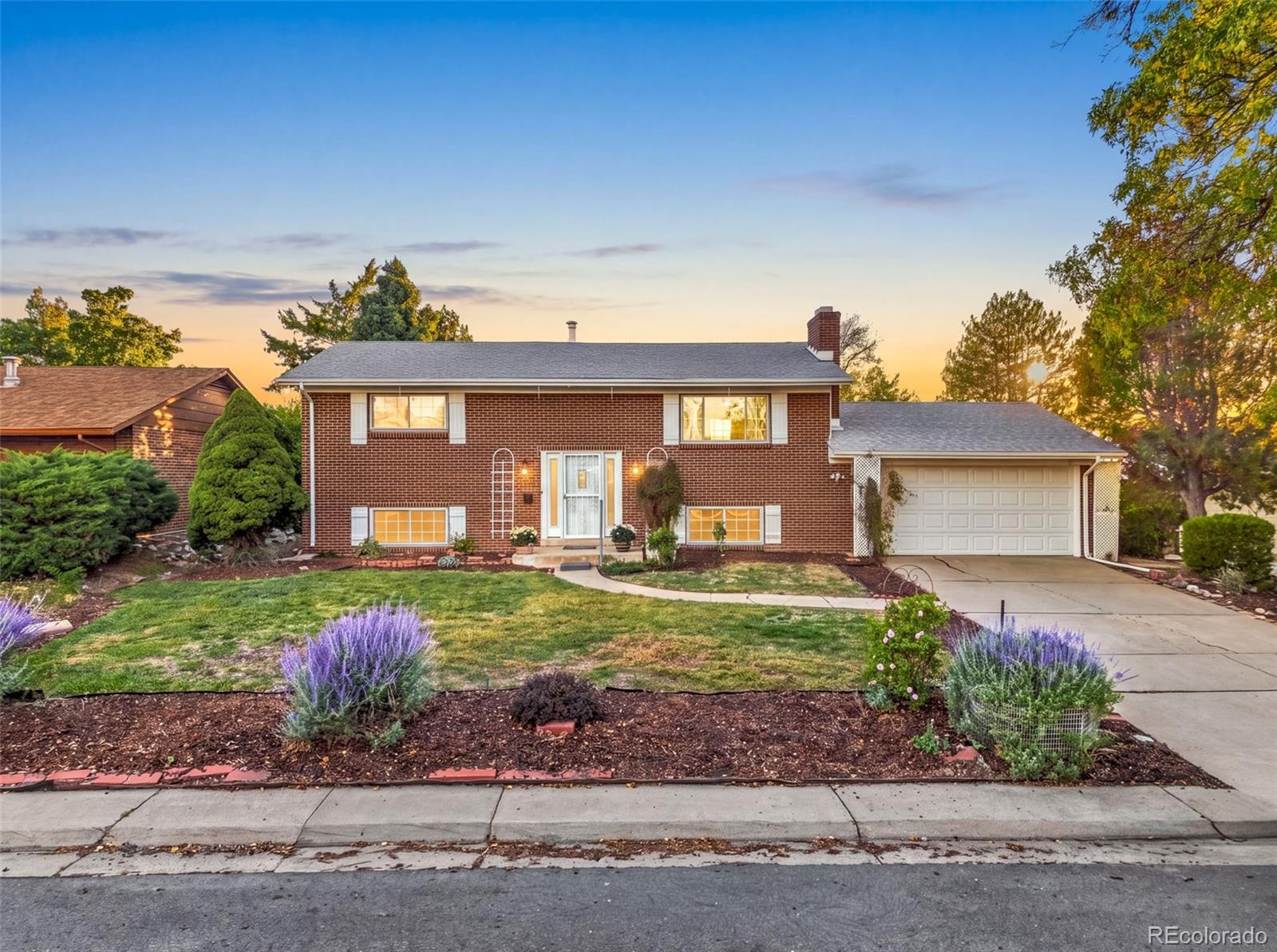 391 S Tucson Way, Aurora CO 80012