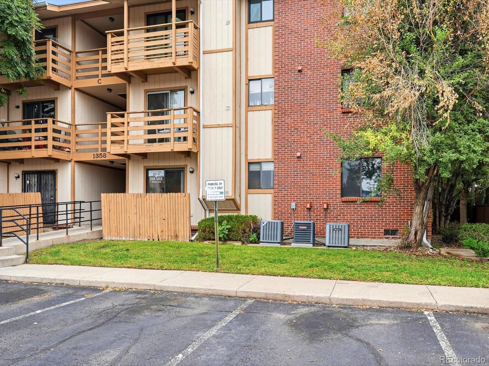 1358 S Irving Street Unit Unit 27, Denver CO 80219
