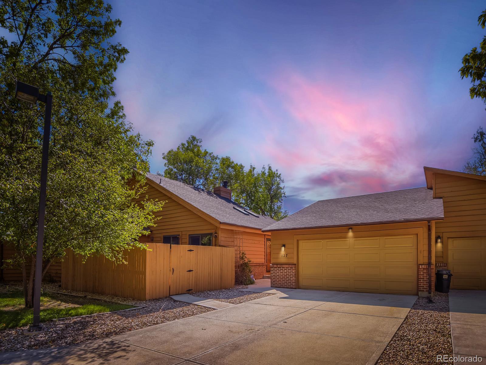 127 S Eagle Circle, Aurora CO 80012