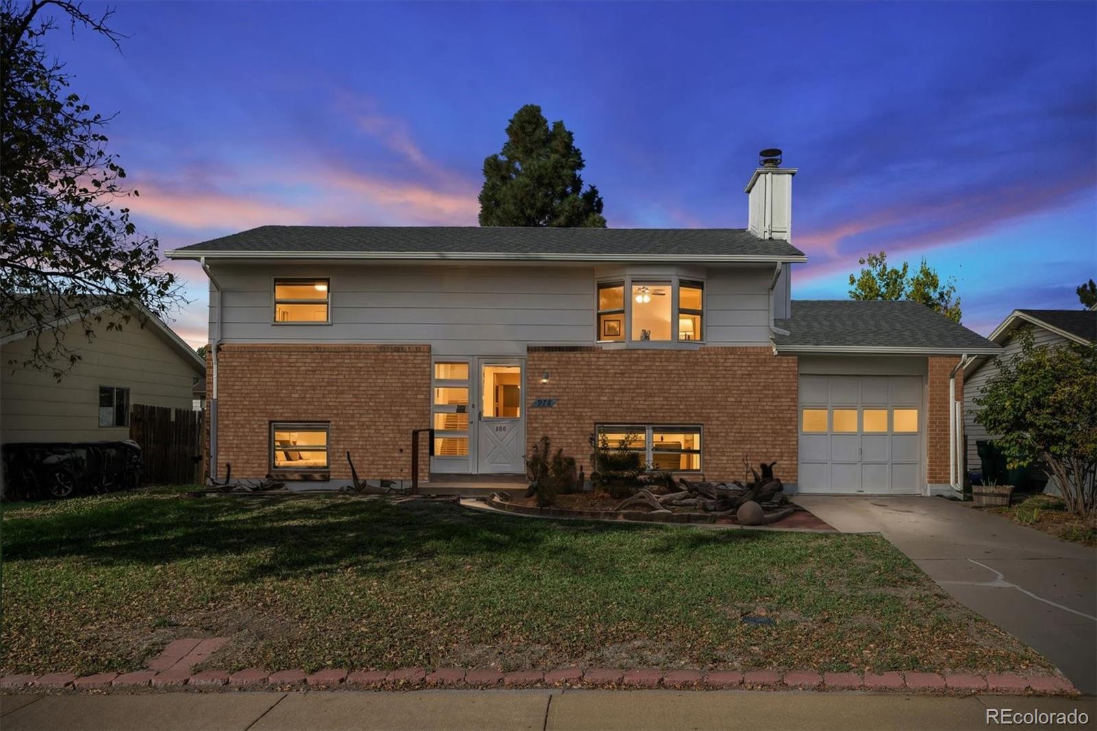 978 Nucla Street, Aurora CO 80011
