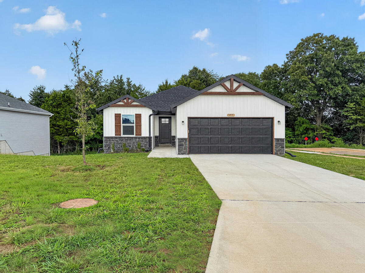 595 Bailiwick Drive, Rogersville MO 65742