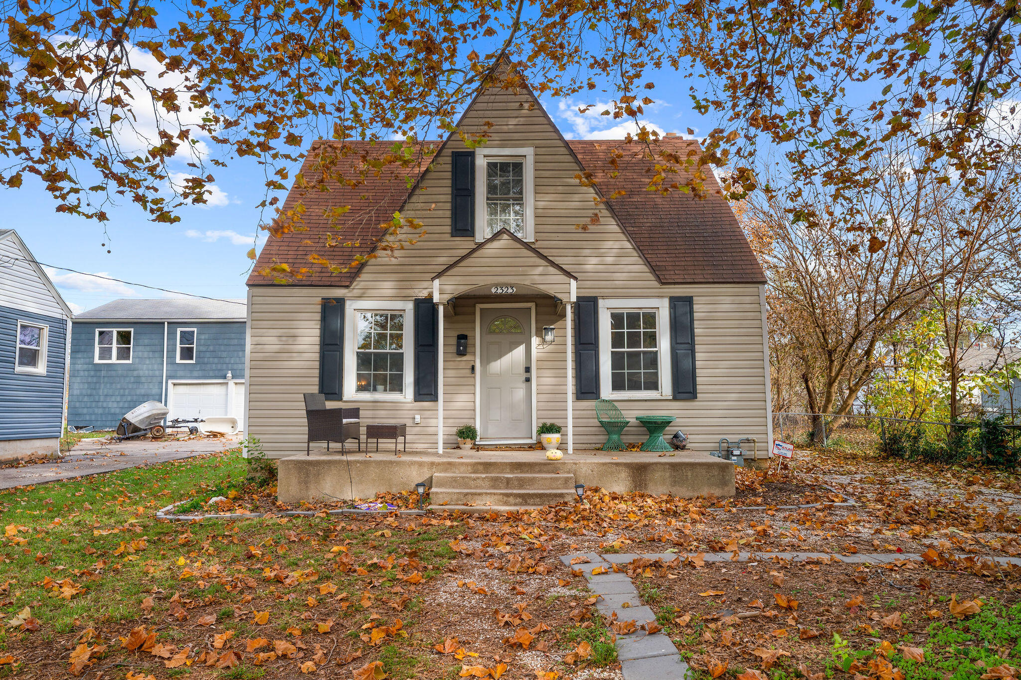 2323 W Walnut Street, Springfield MO 65806