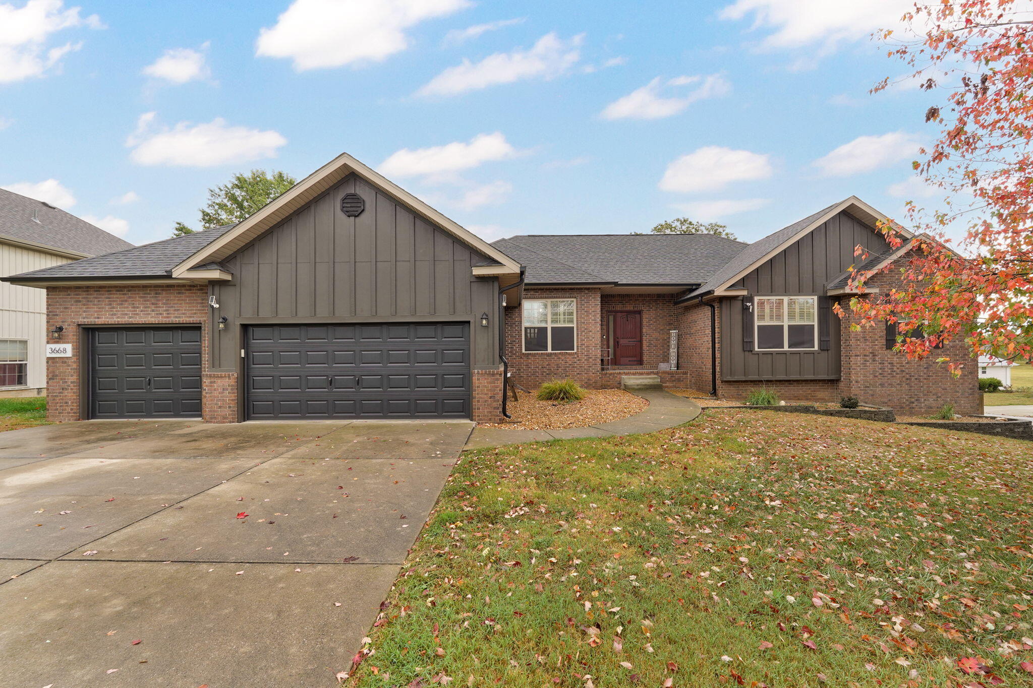 3668 N Oak Point Avenue, Springfield MO 65803