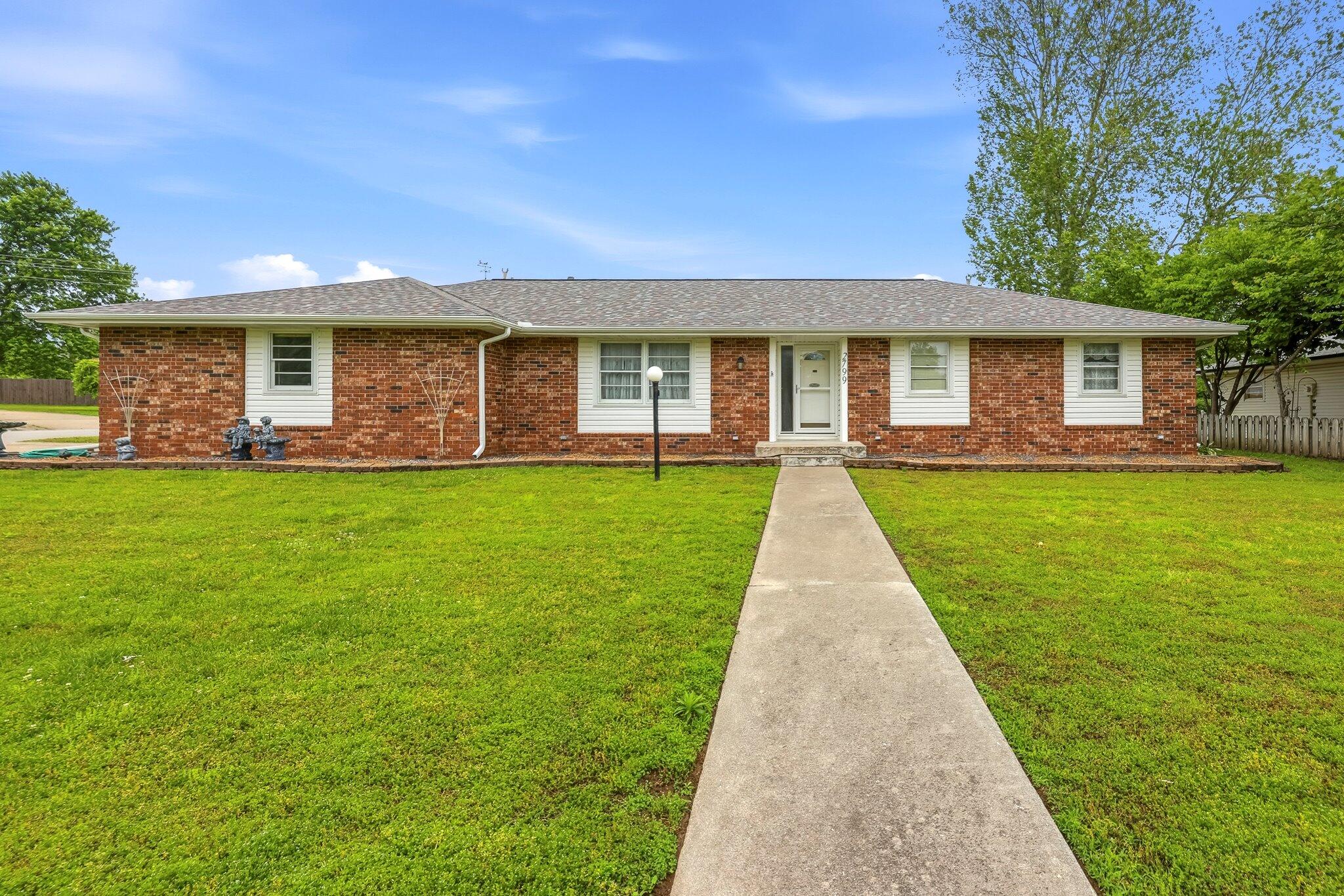 2799 W Camino Alto Street, Springfield MO 65810