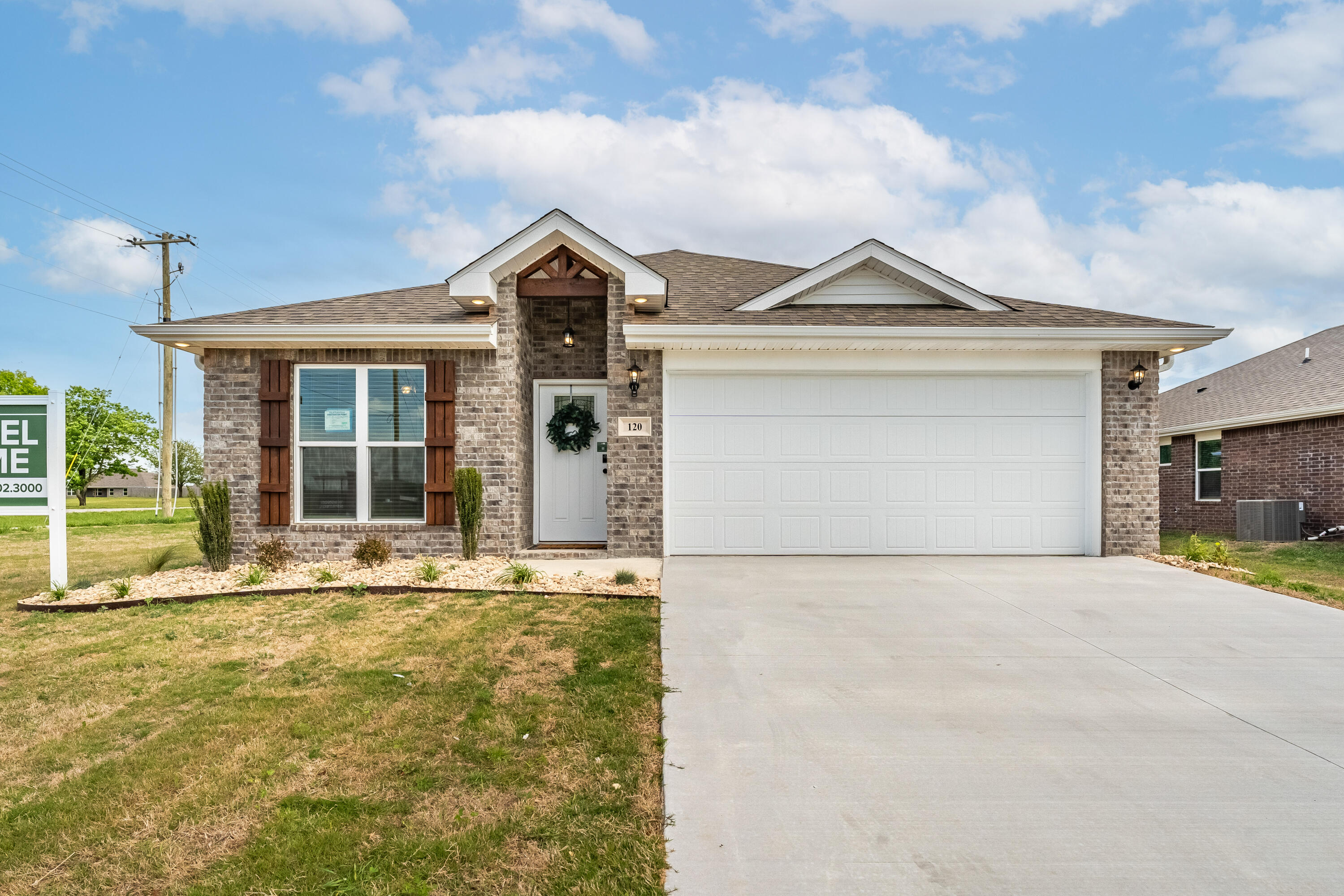 1006 S Tara Way, Ozark MO 65721
