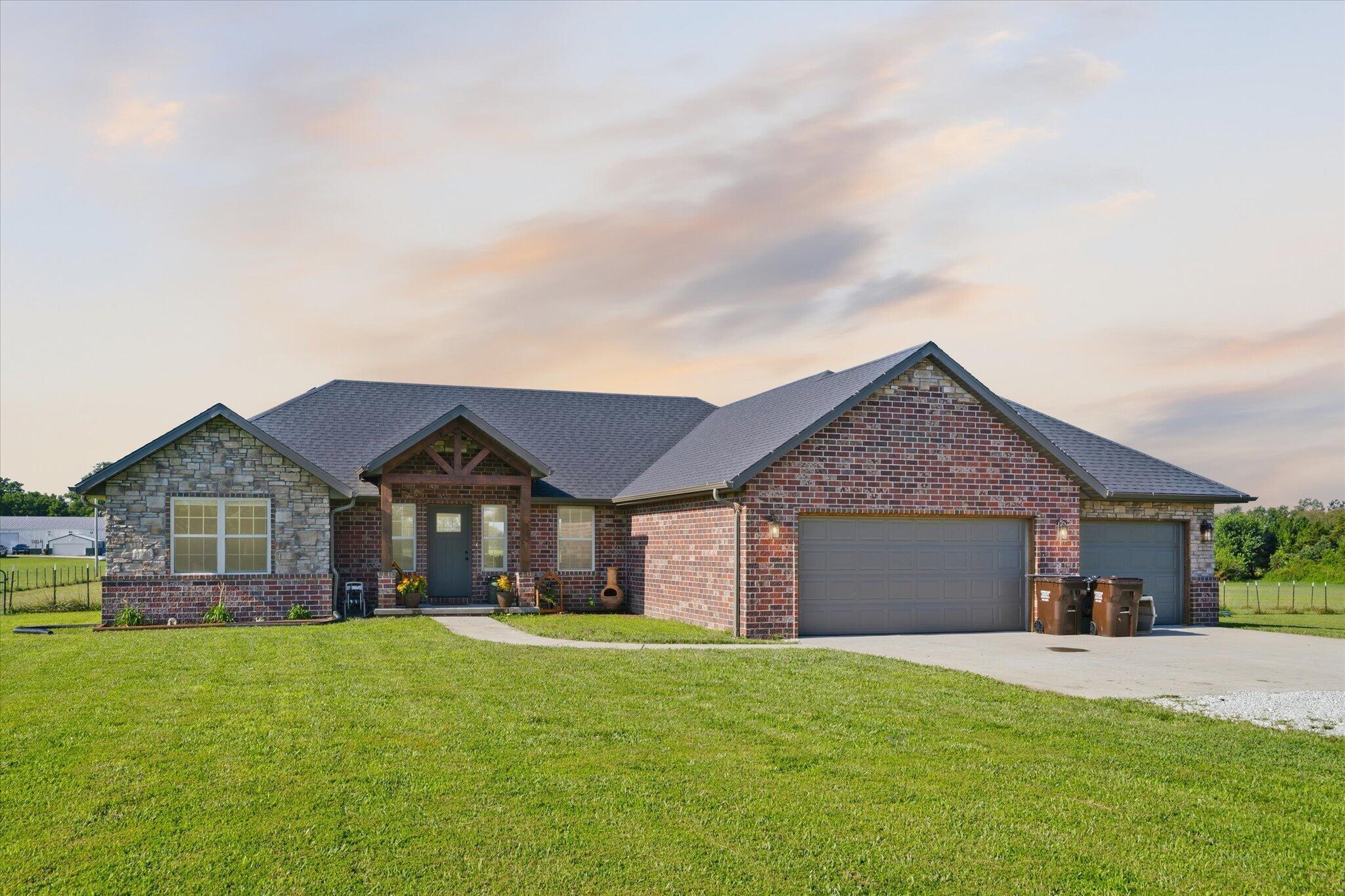 206 Maria Road, Clever MO 65631