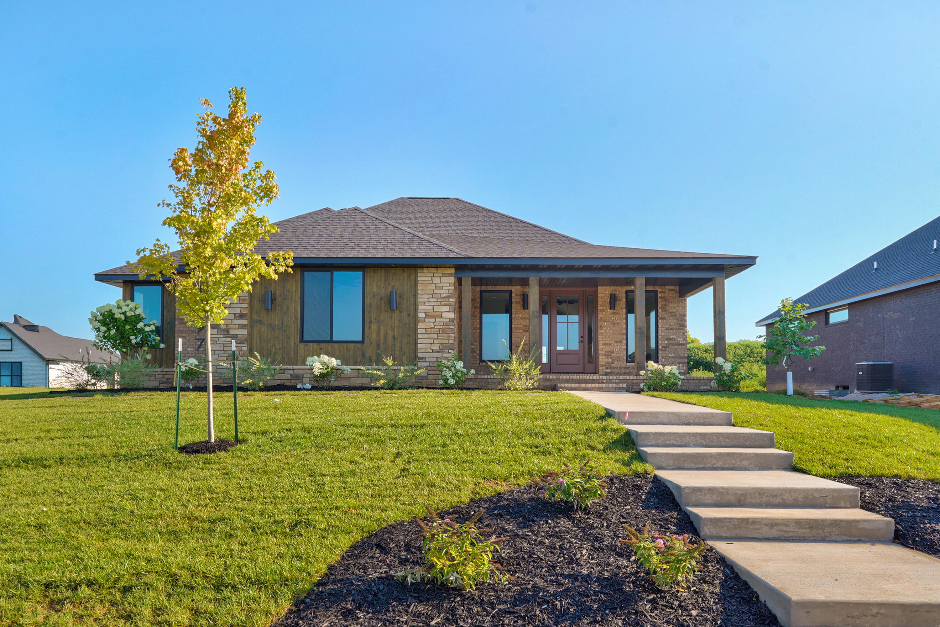 1797 E Skyline Avenue, Ozark MO 65721